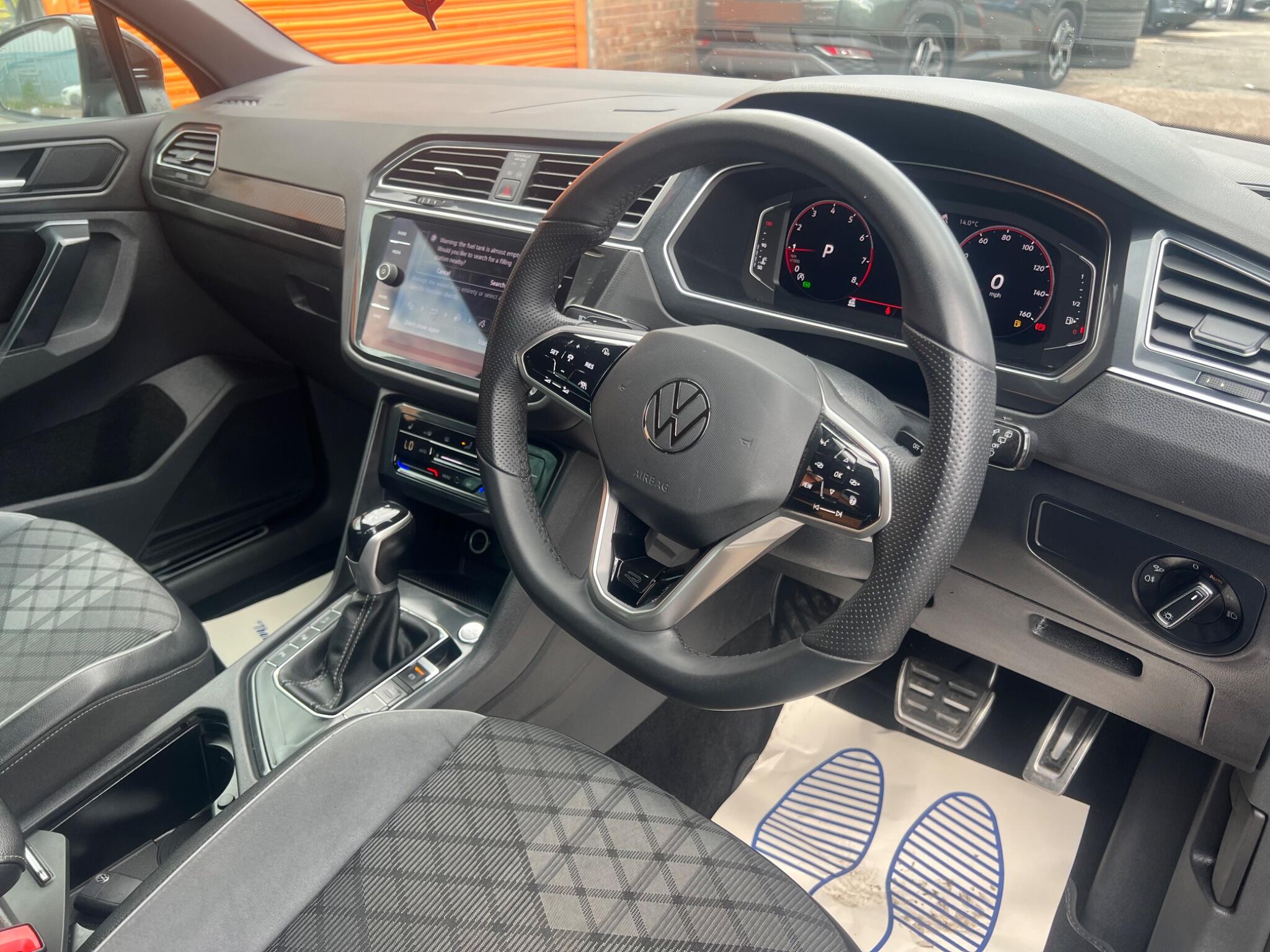 Volkswagen Tiguan view 12