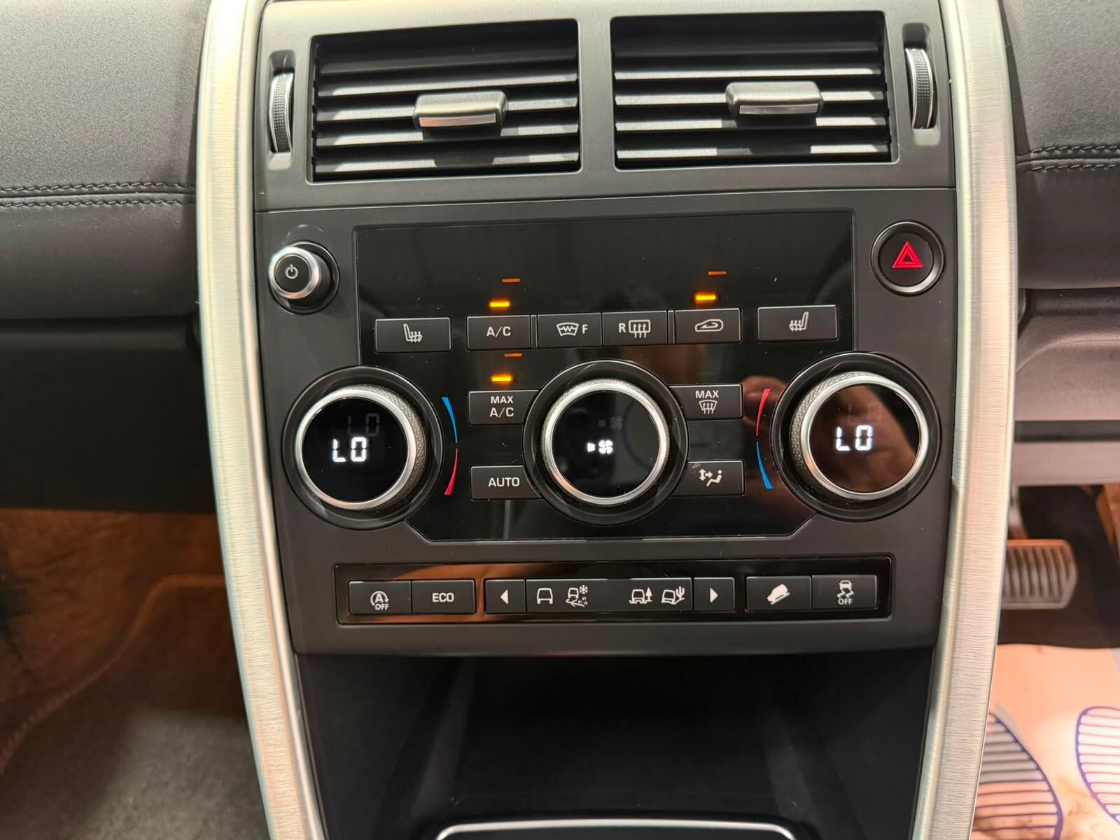 Land Rover Discovery Sport view 29