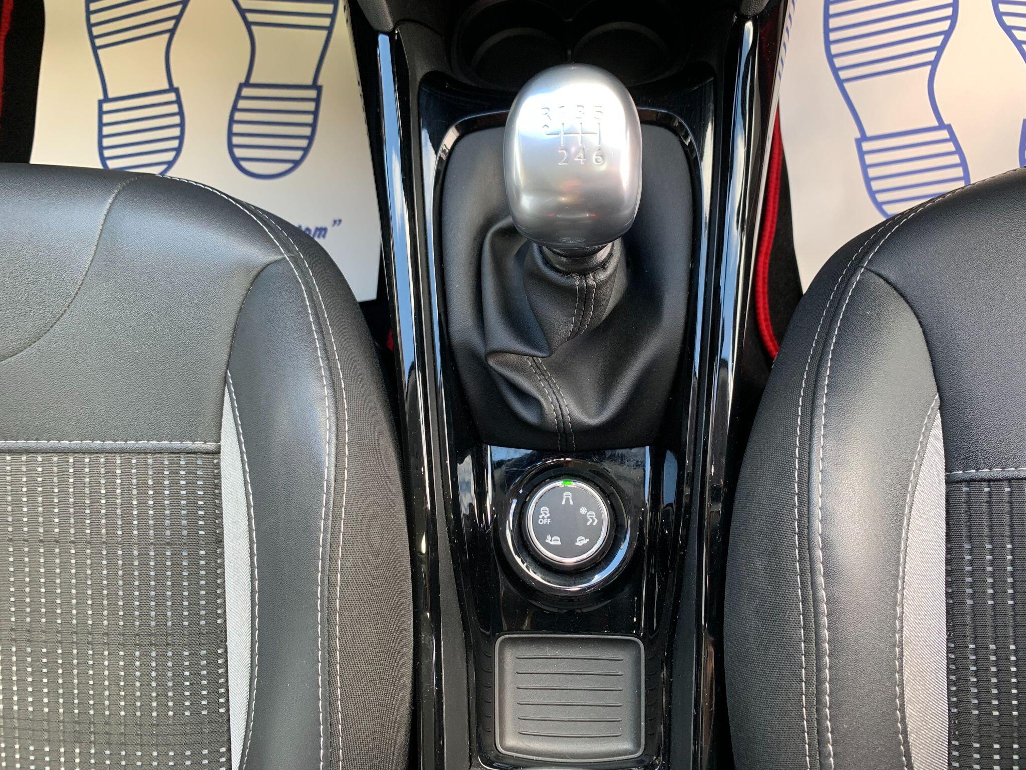 Peugeot 2008 view 35