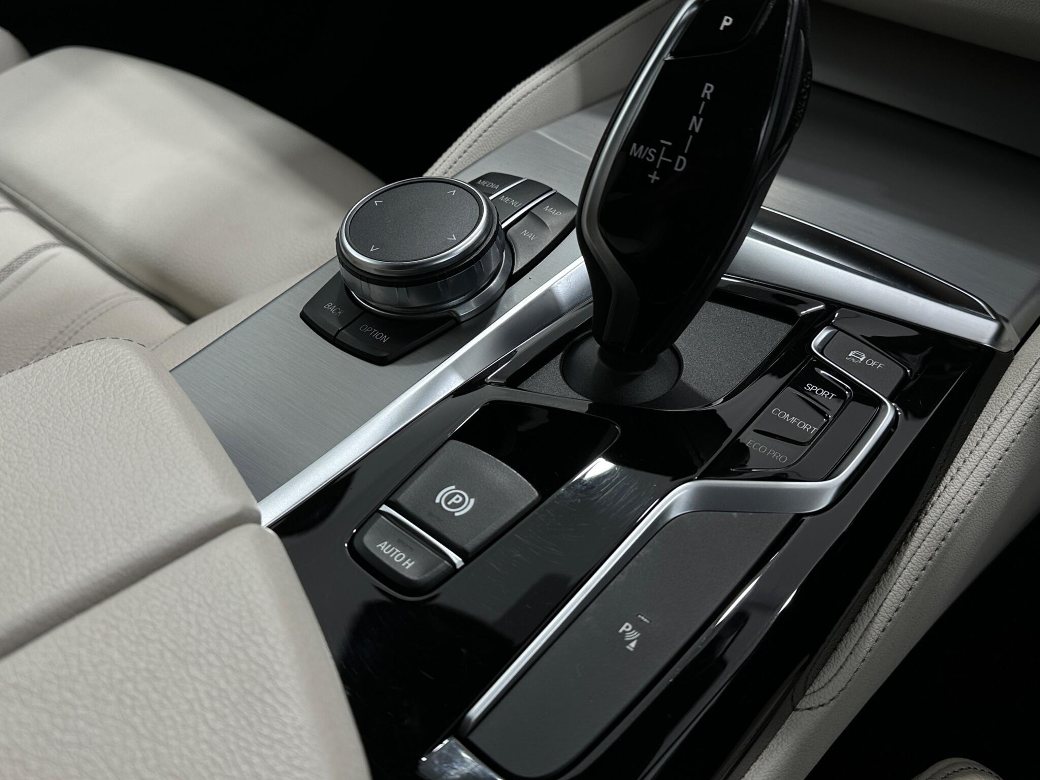 BMW 5 Series view 21