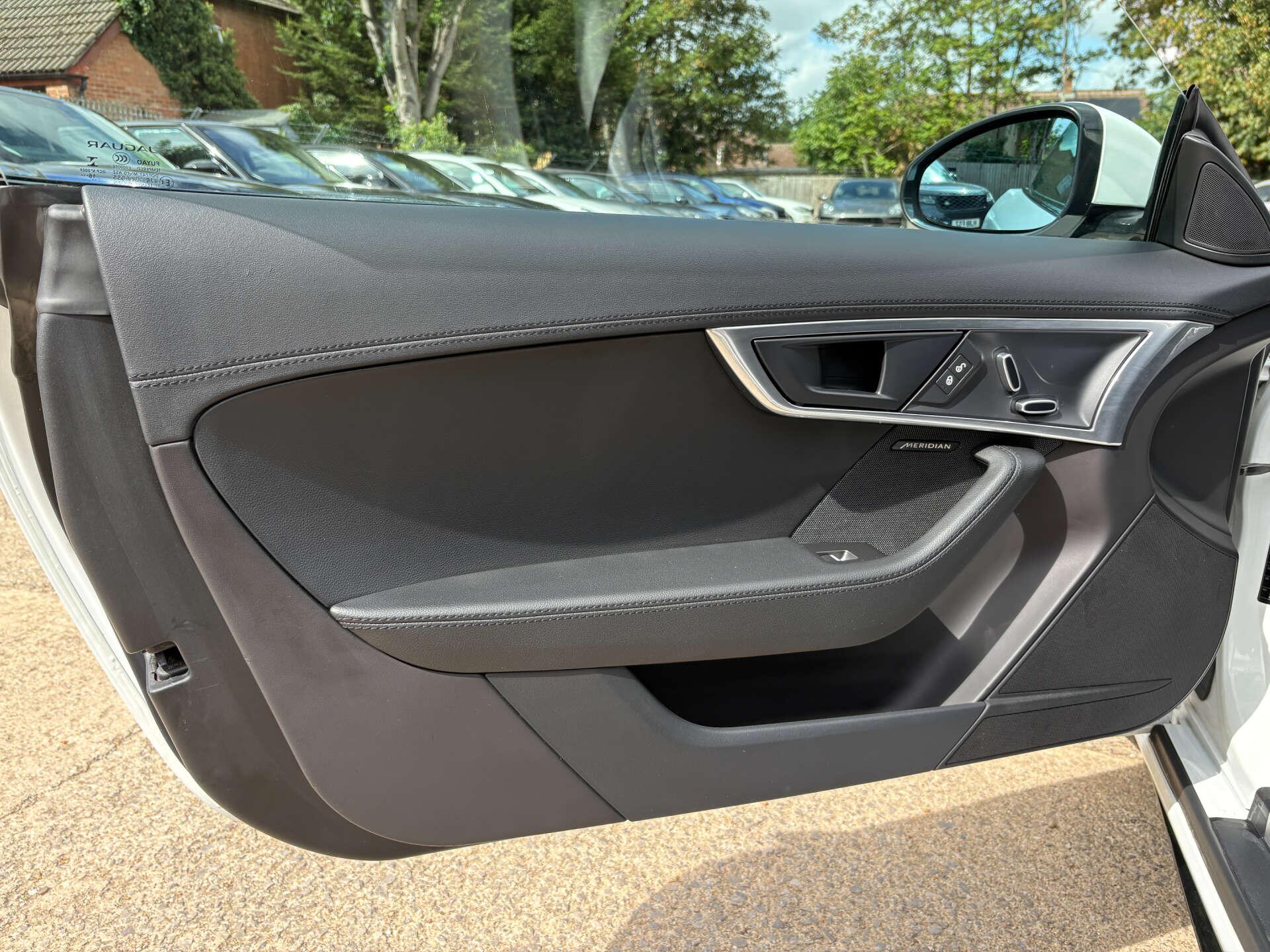 Jaguar F-Type view 50