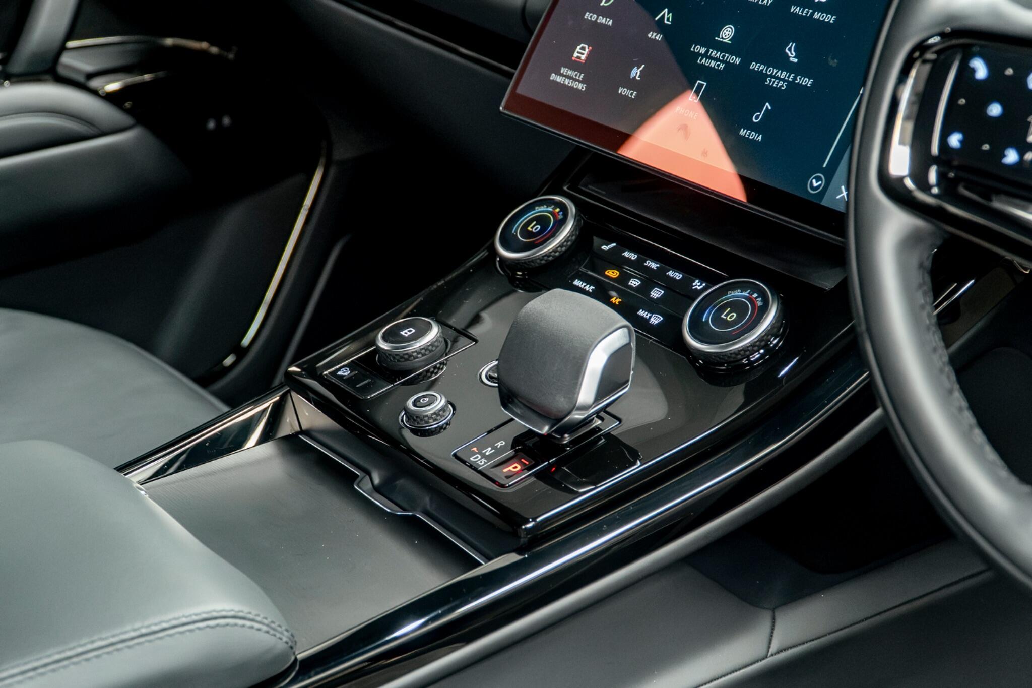 Land Rover Range Rover Sport view 34