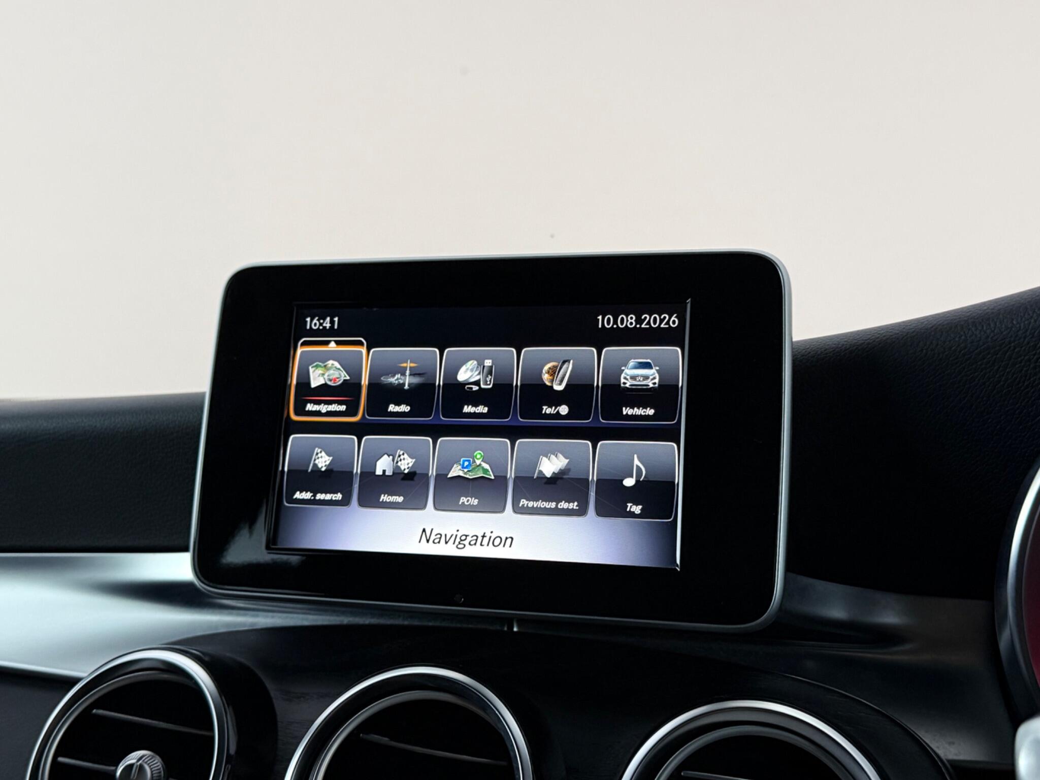 Mercedes-Benz GLC view 26