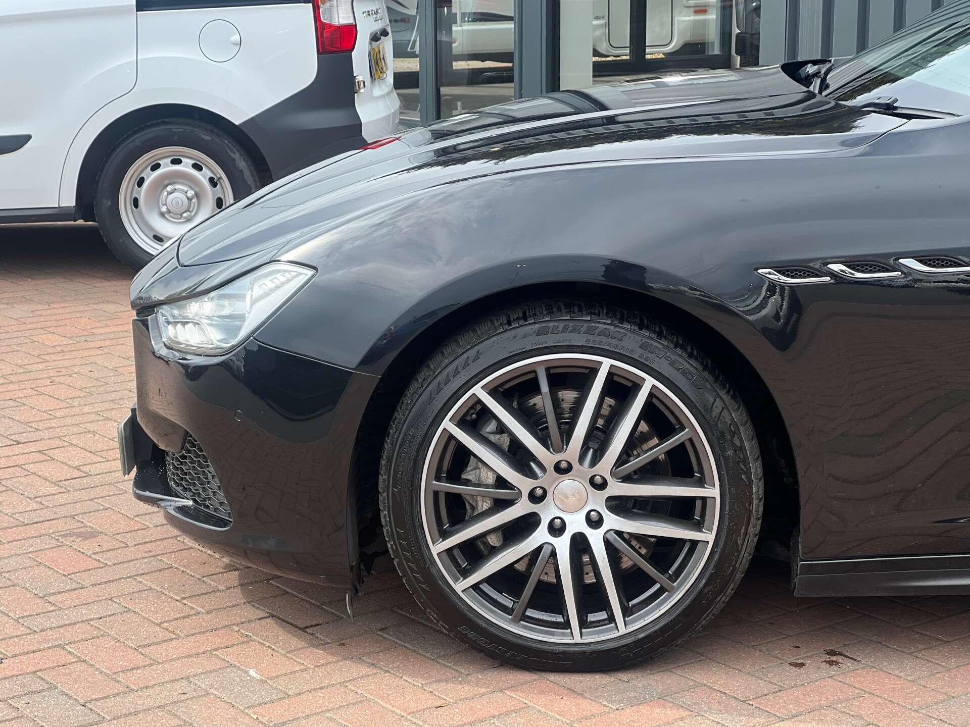 Maserati Ghibli view 13