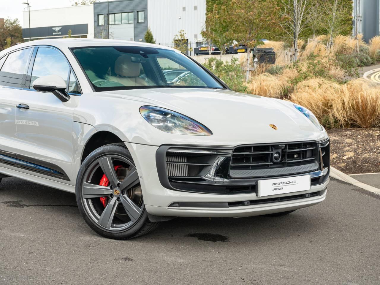 Porsche Macan view 17