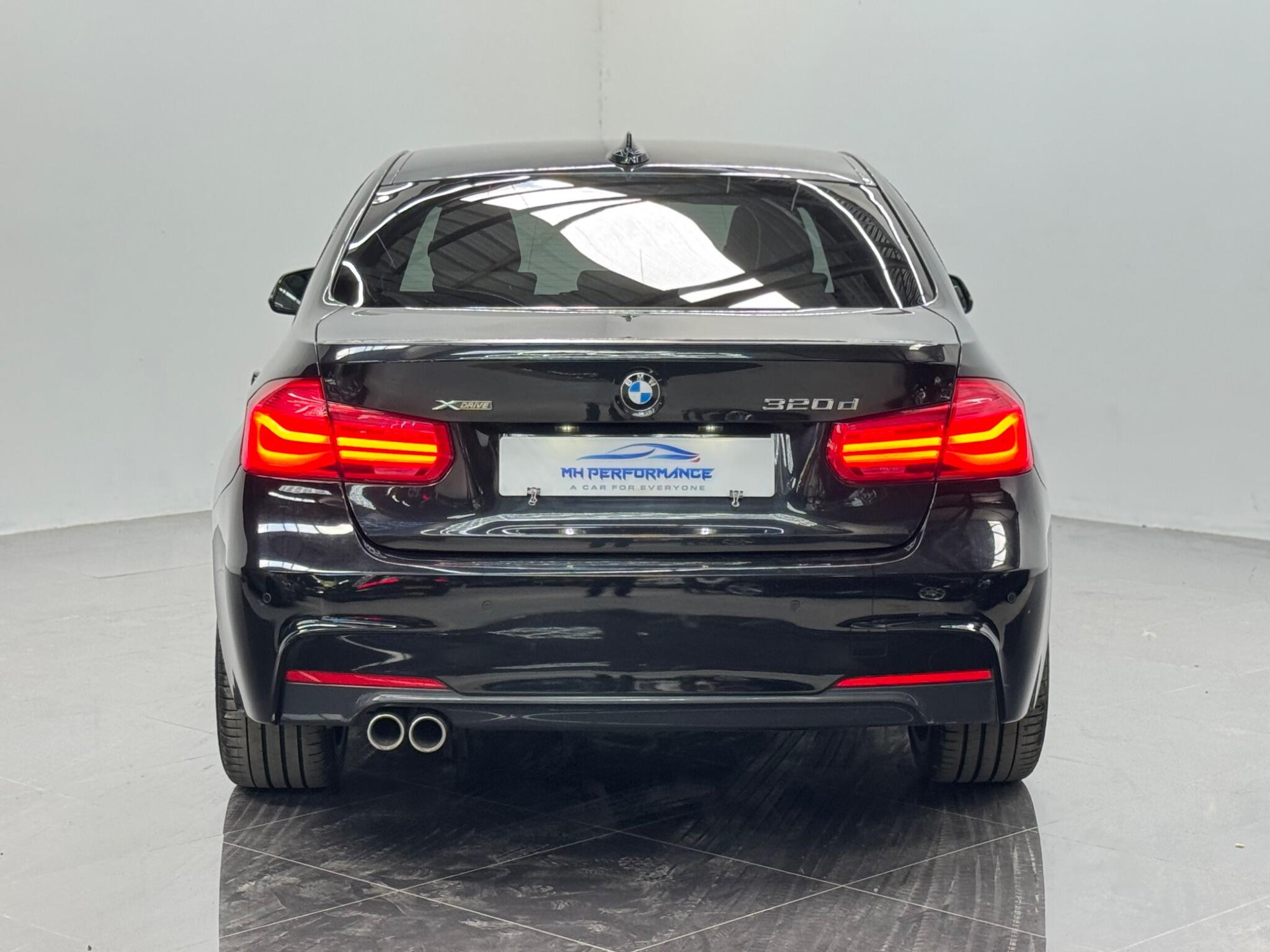 BMW 3 Series view 4