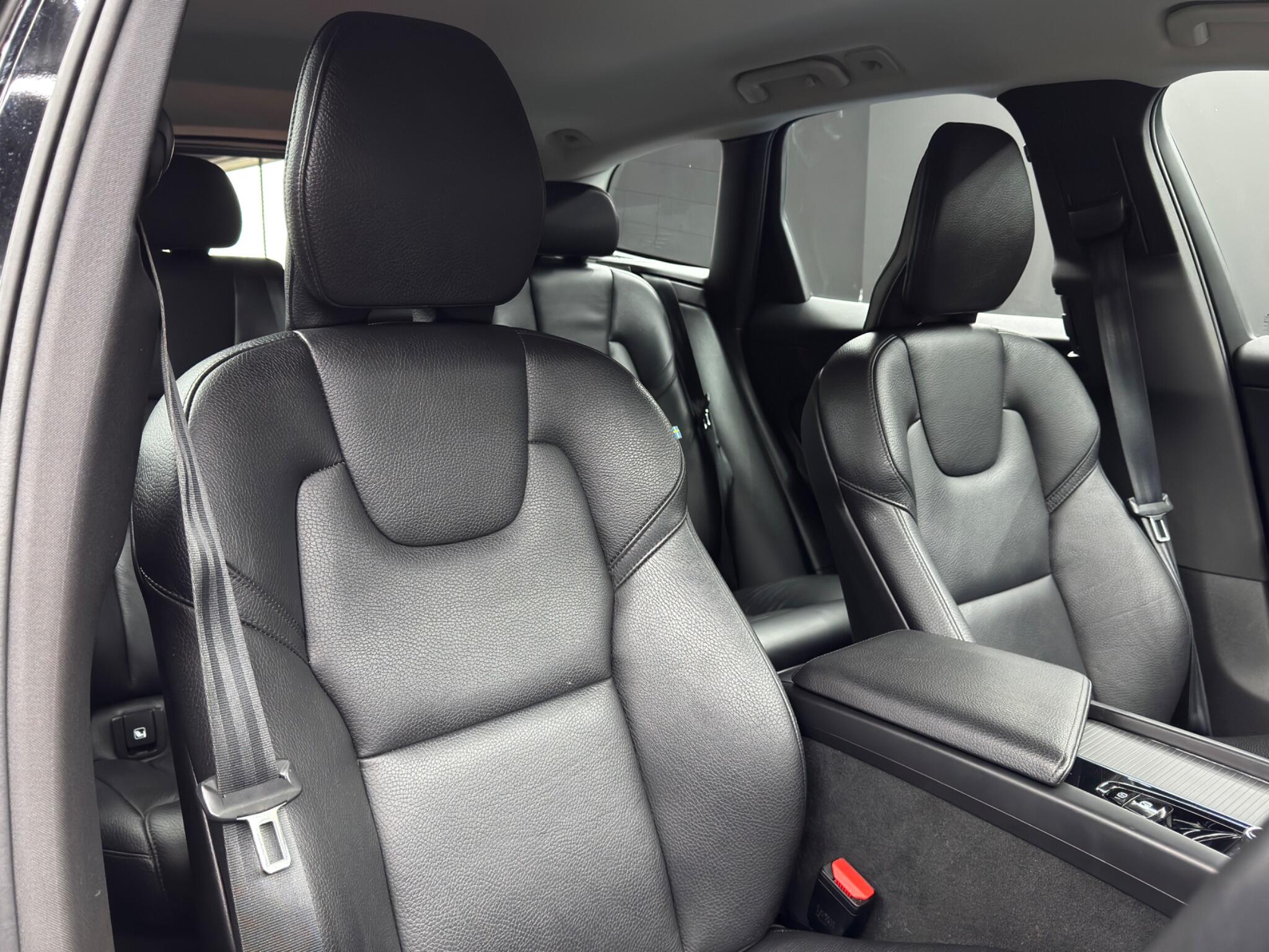 Volvo XC60 view 12