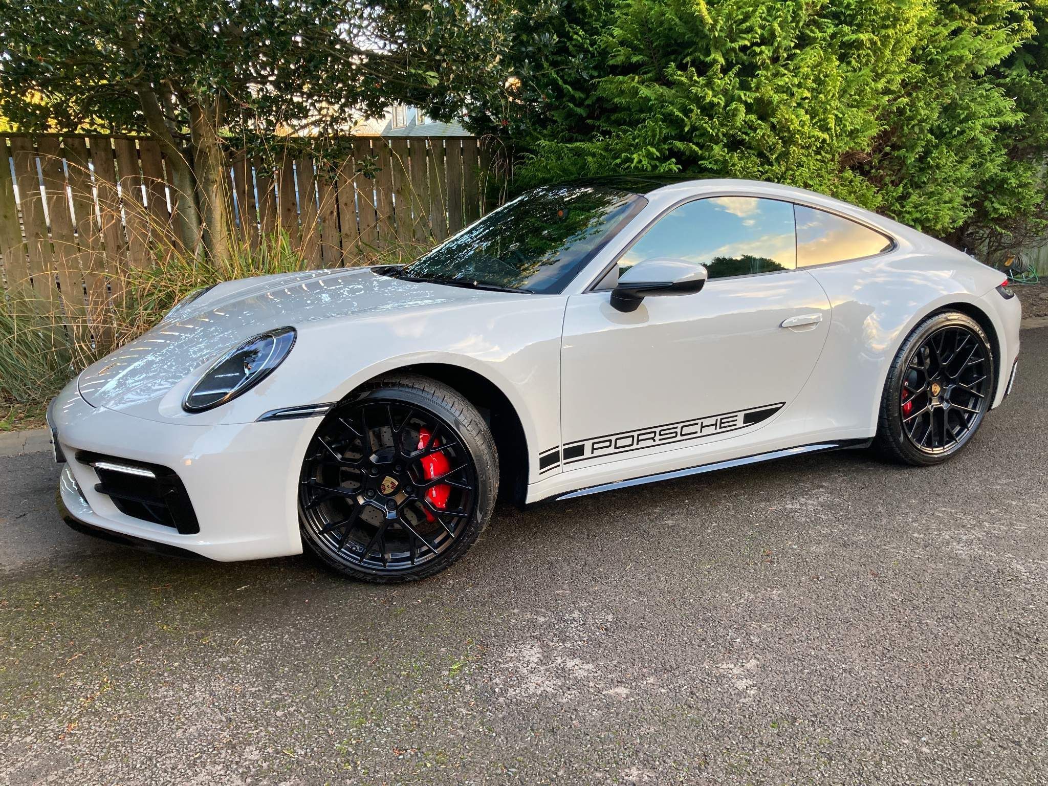 Porsche 911 view 8