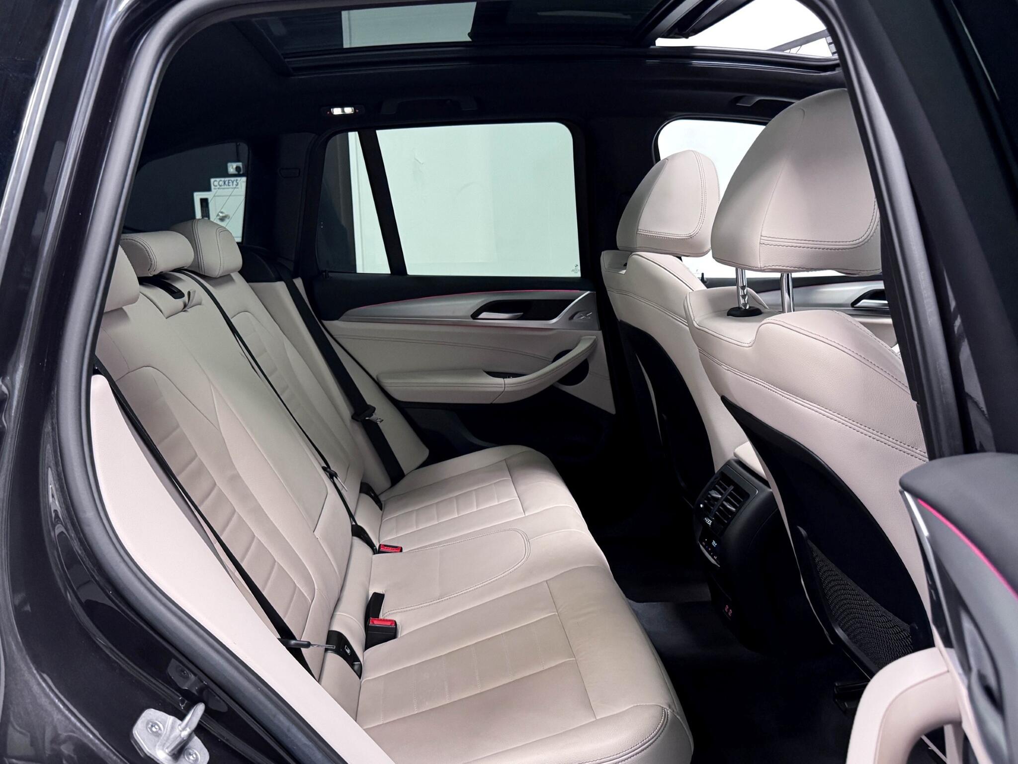 BMW X3 view 11