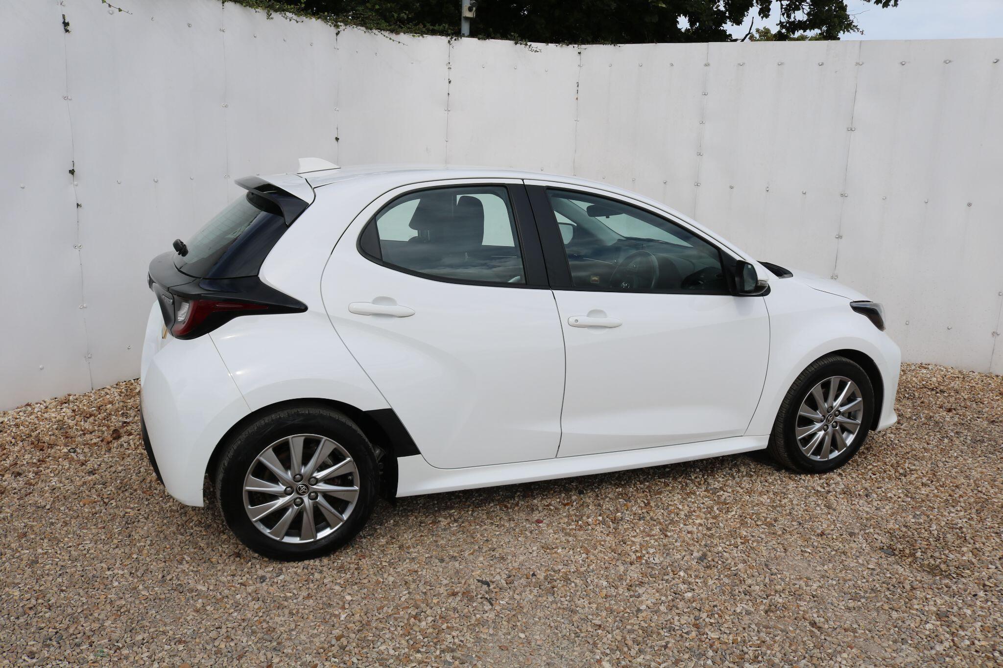 Toyota Yaris view 8