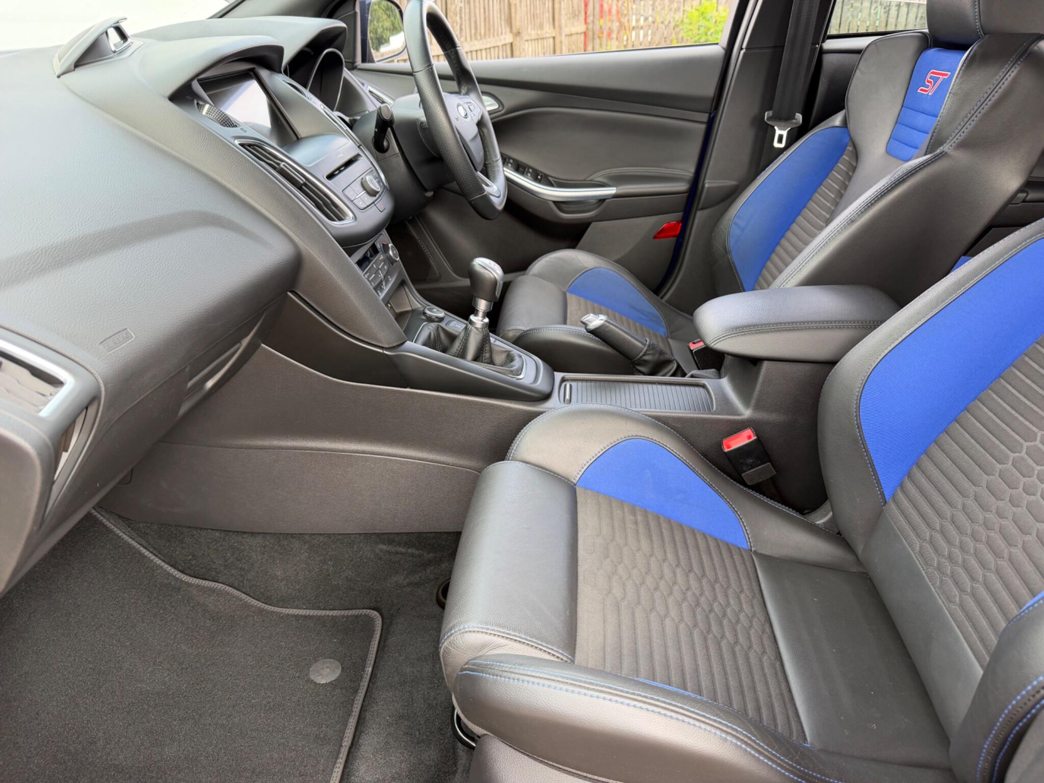 Ford Focus view 30
