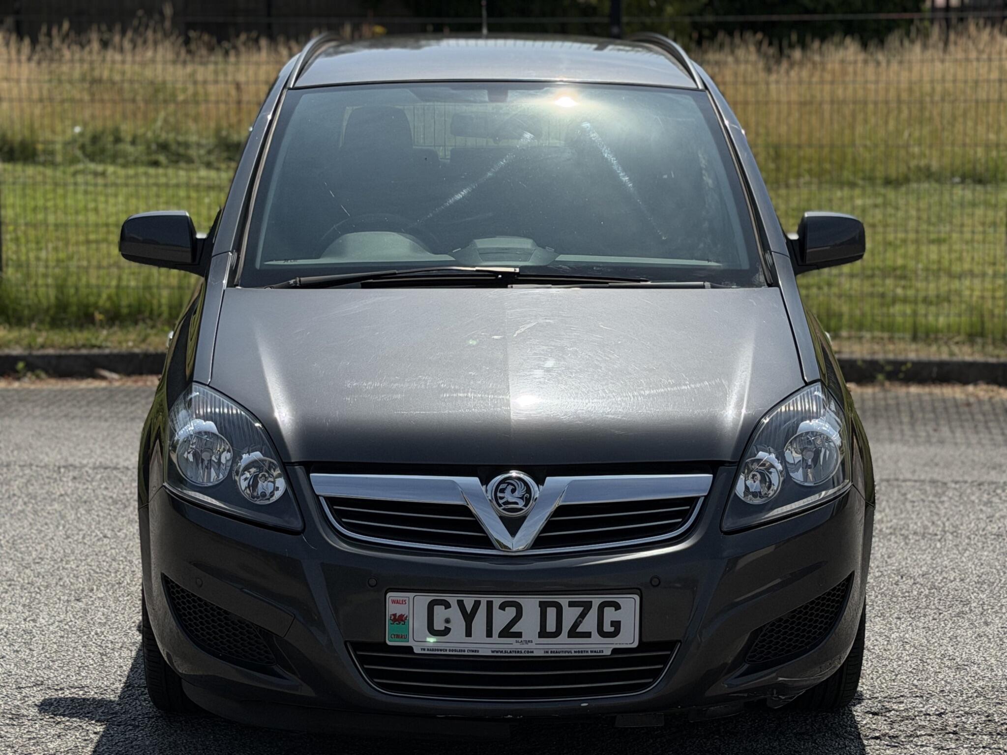 Vauxhall Zafira view 2