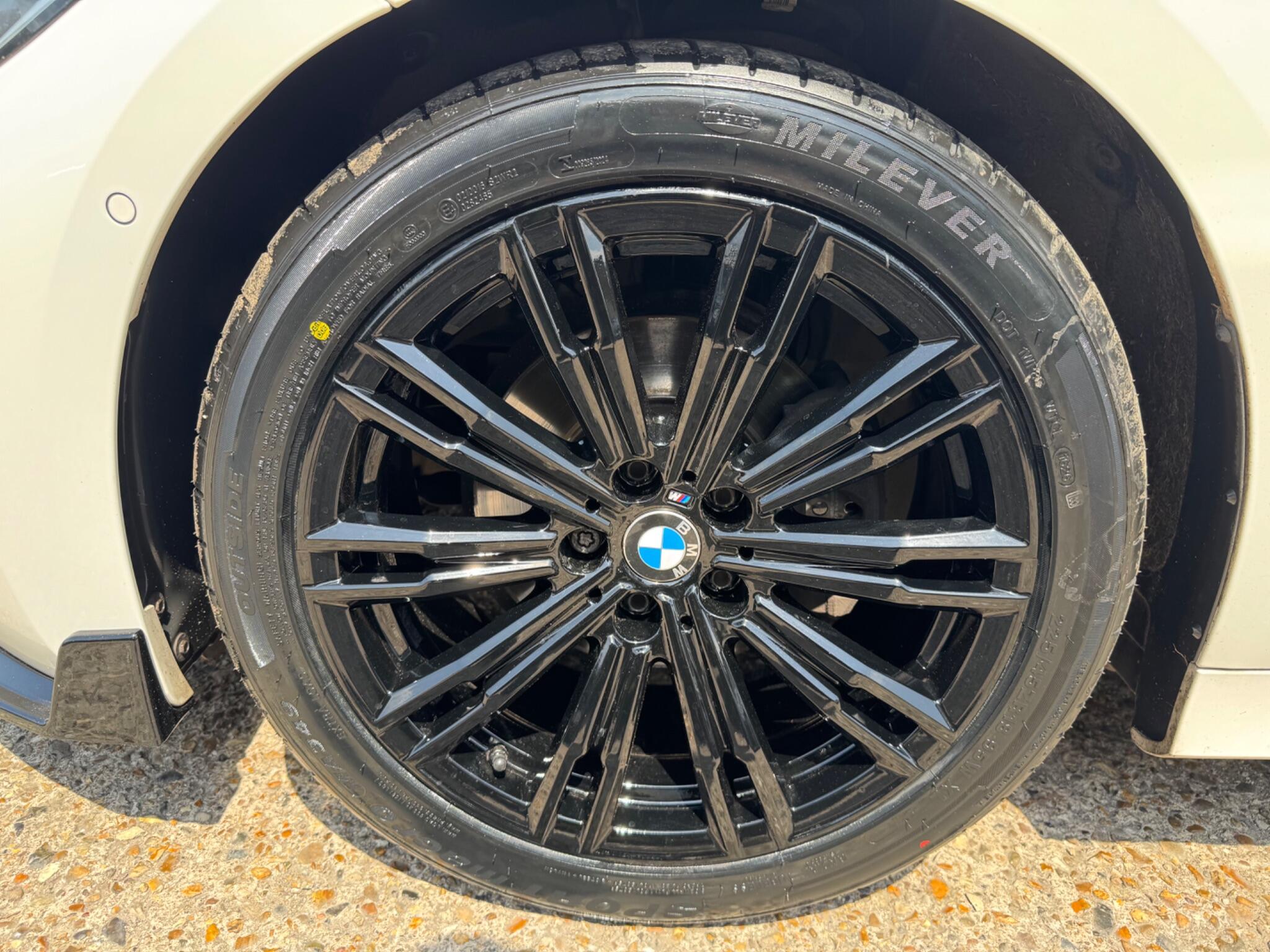 BMW 3 Series view 9