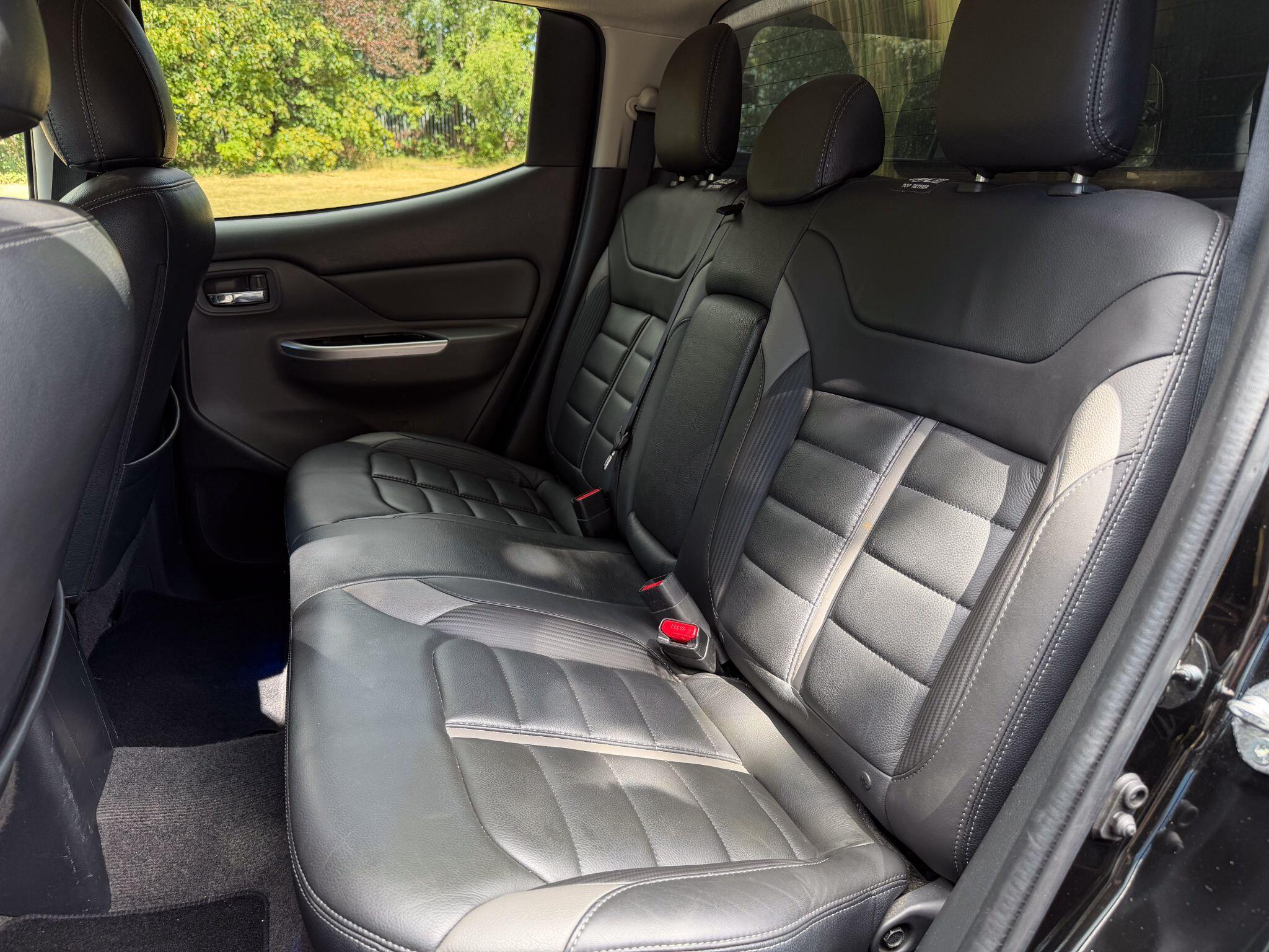 Mitsubishi L200 view 12