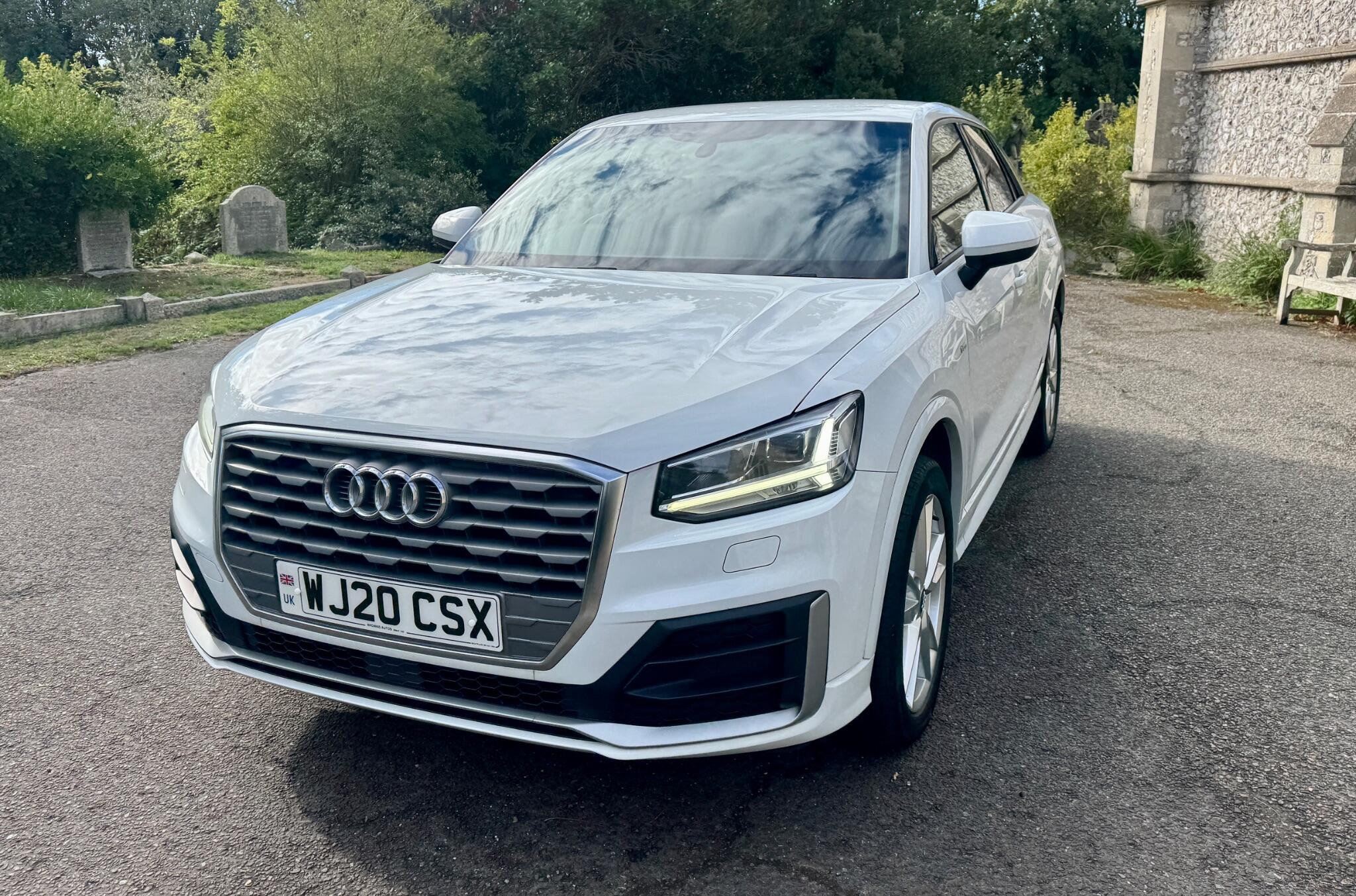 Audi Q2 view 11