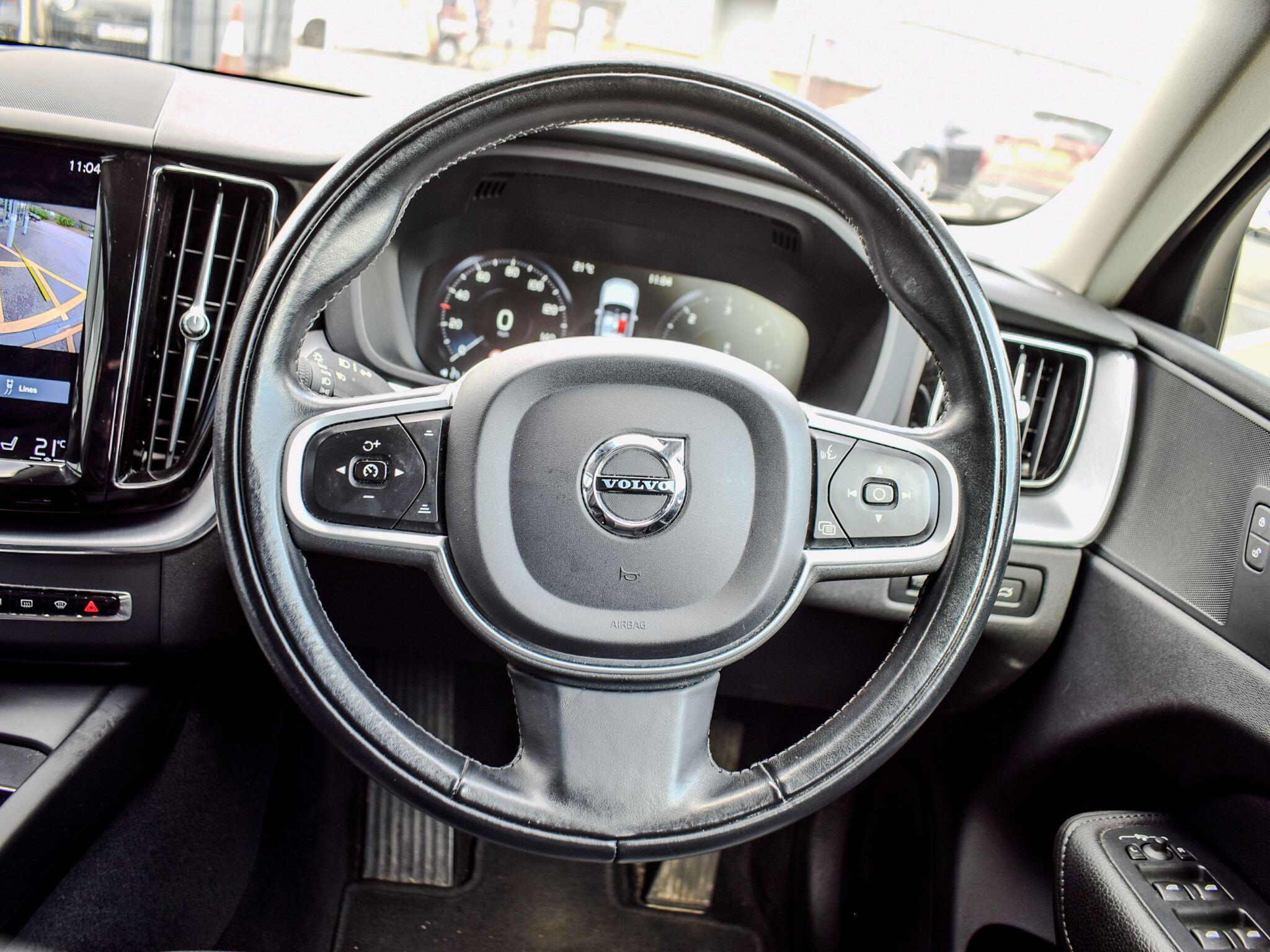 Volvo XC60 view 18