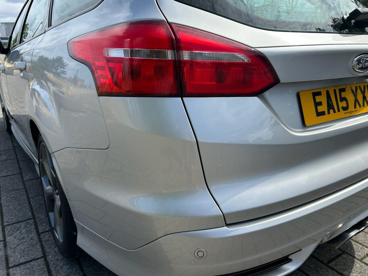 Ford Focus view 14