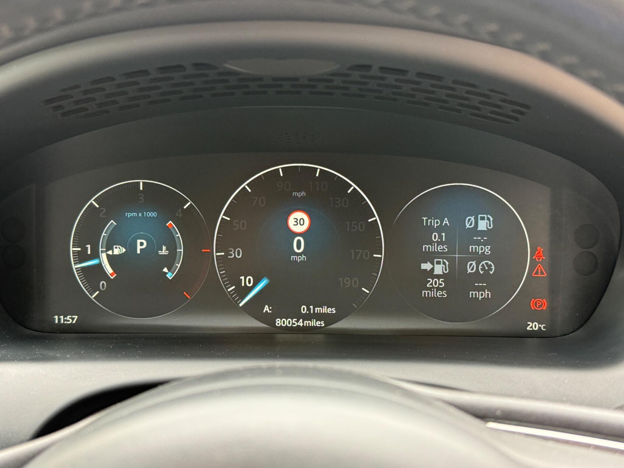 Jaguar XJ view 28