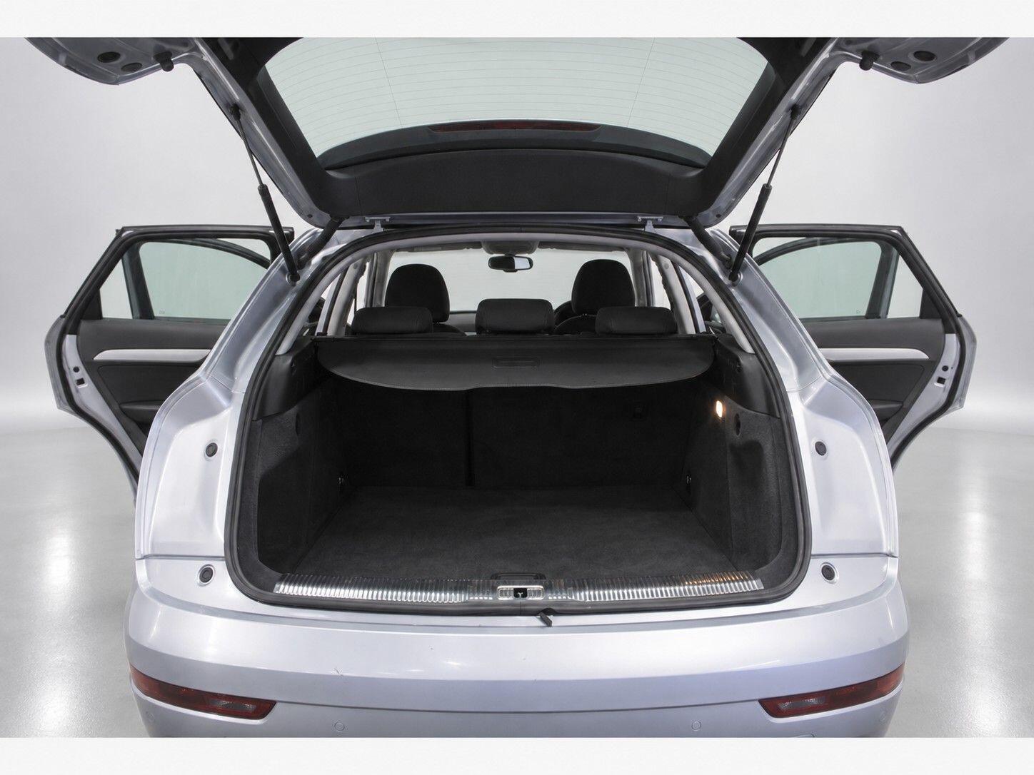 Audi Q3 view 24