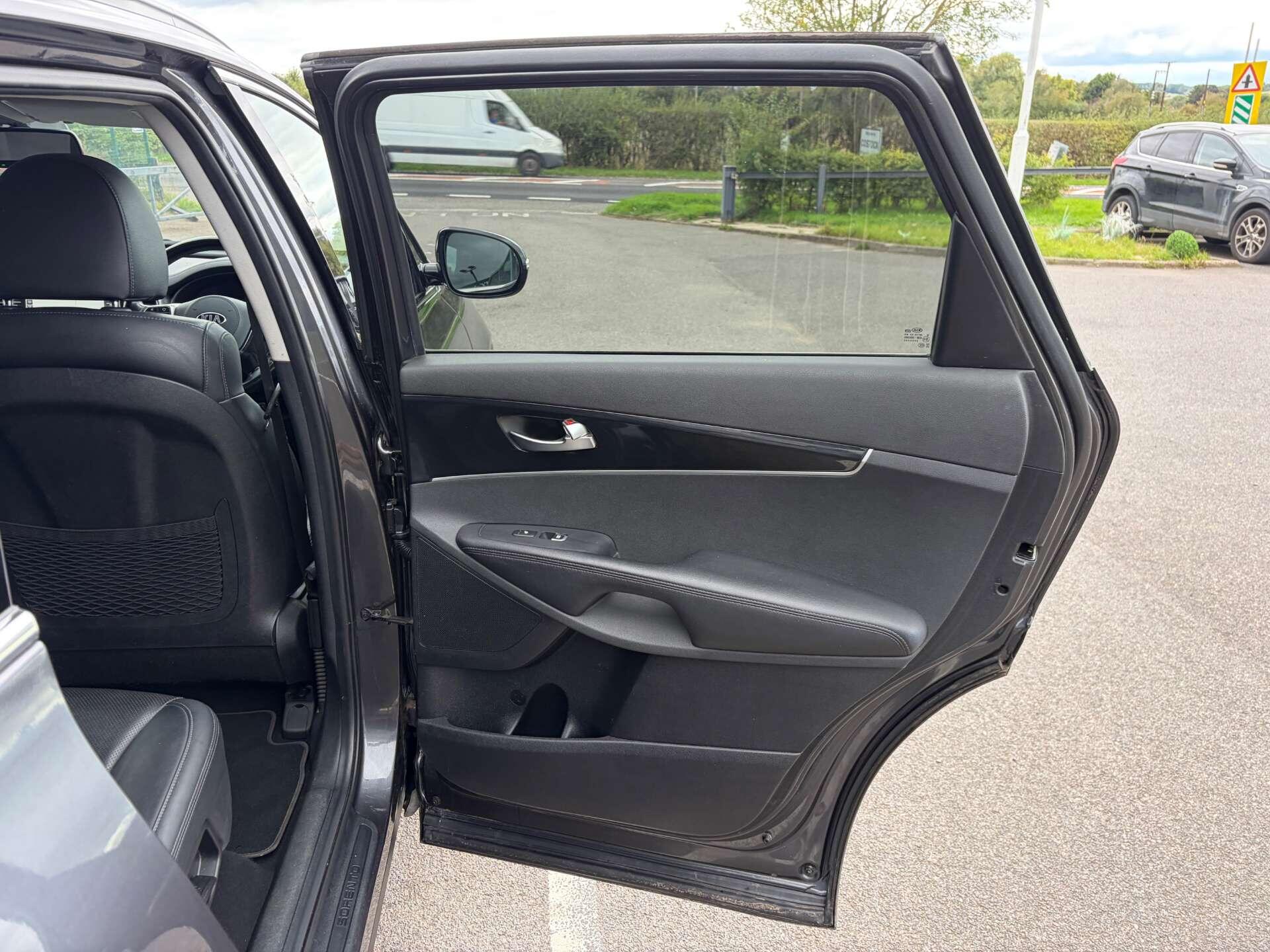 Kia Sorento view 24
