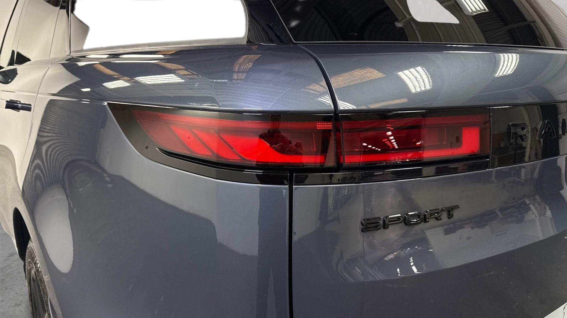 Land Rover Range Rover Sport view 19