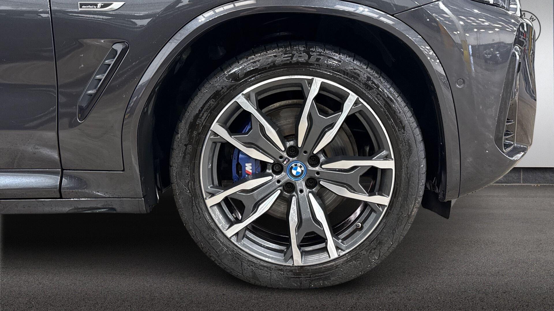 BMW X3 view 14