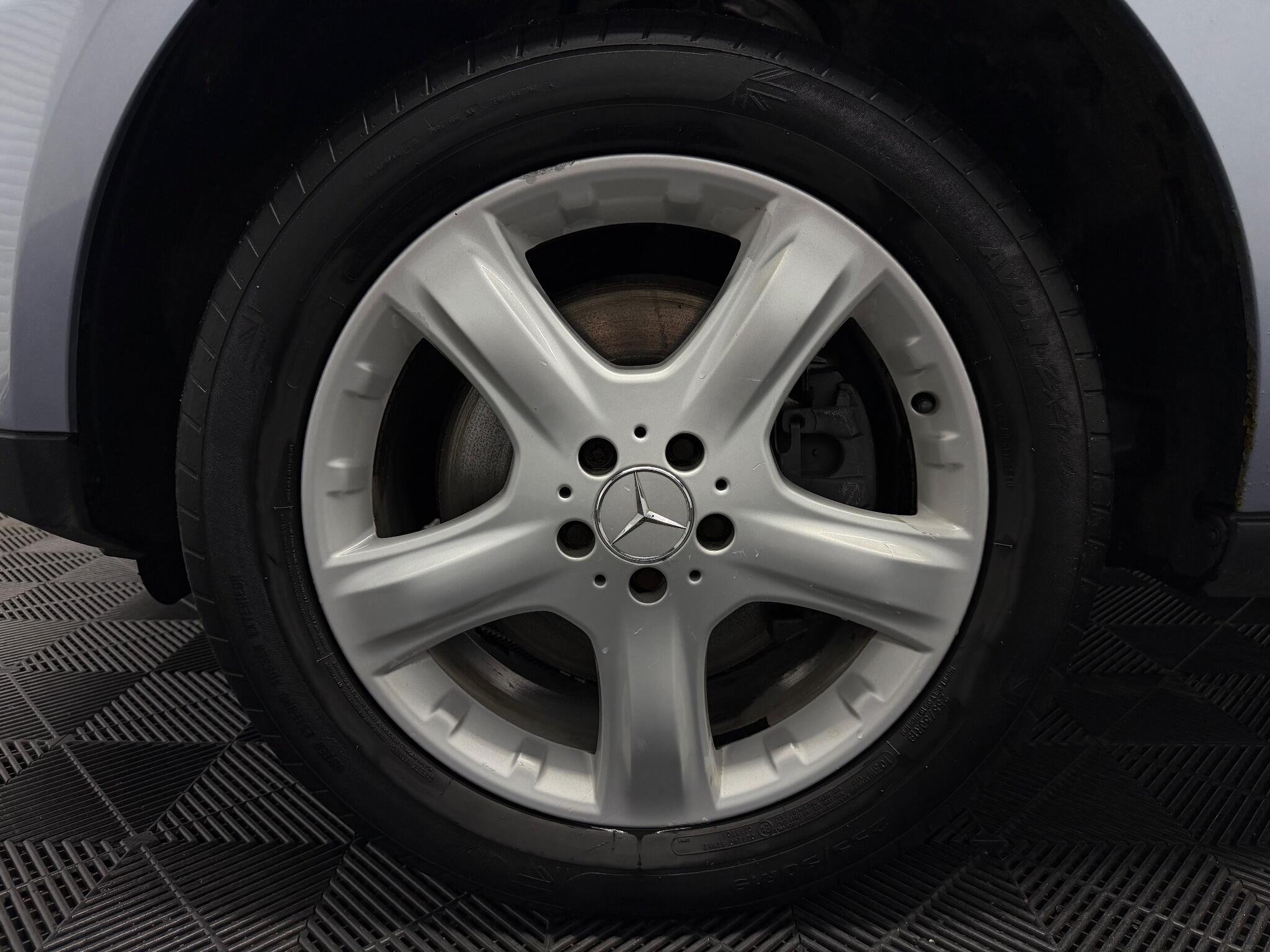 Mercedes-Benz M-Class view 24