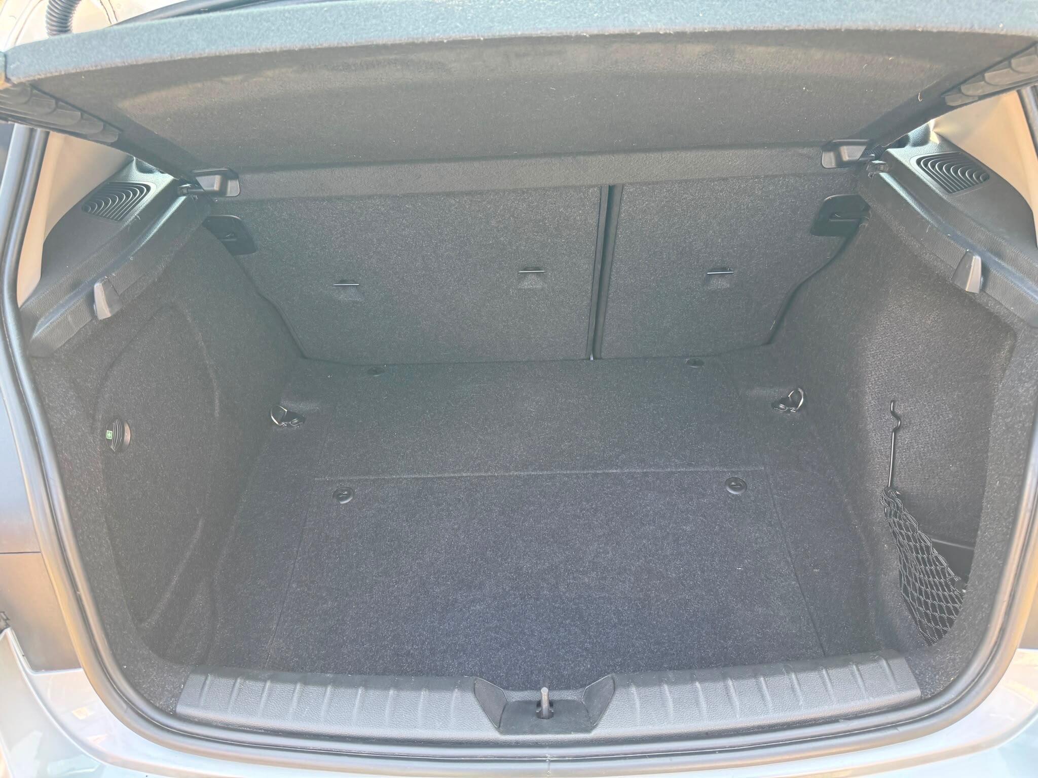 BMW 1 Series view 35