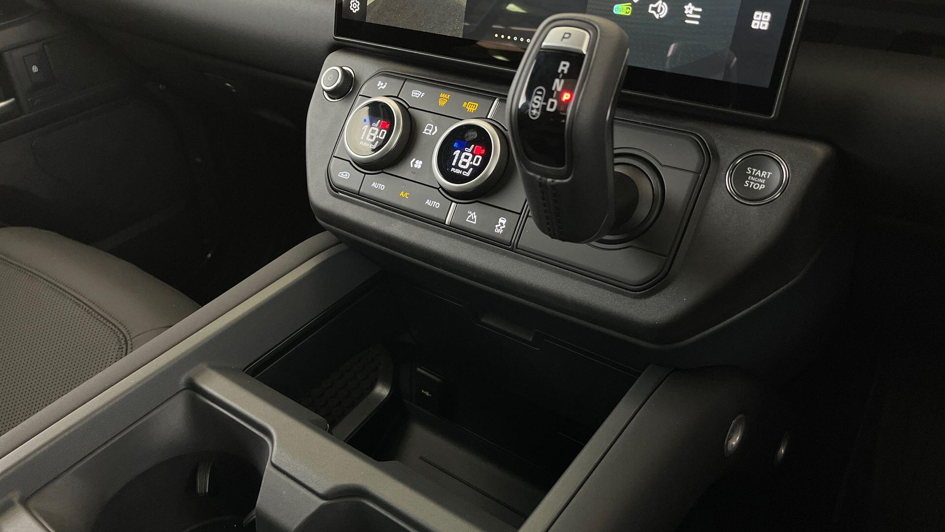Land Rover Defender view 16