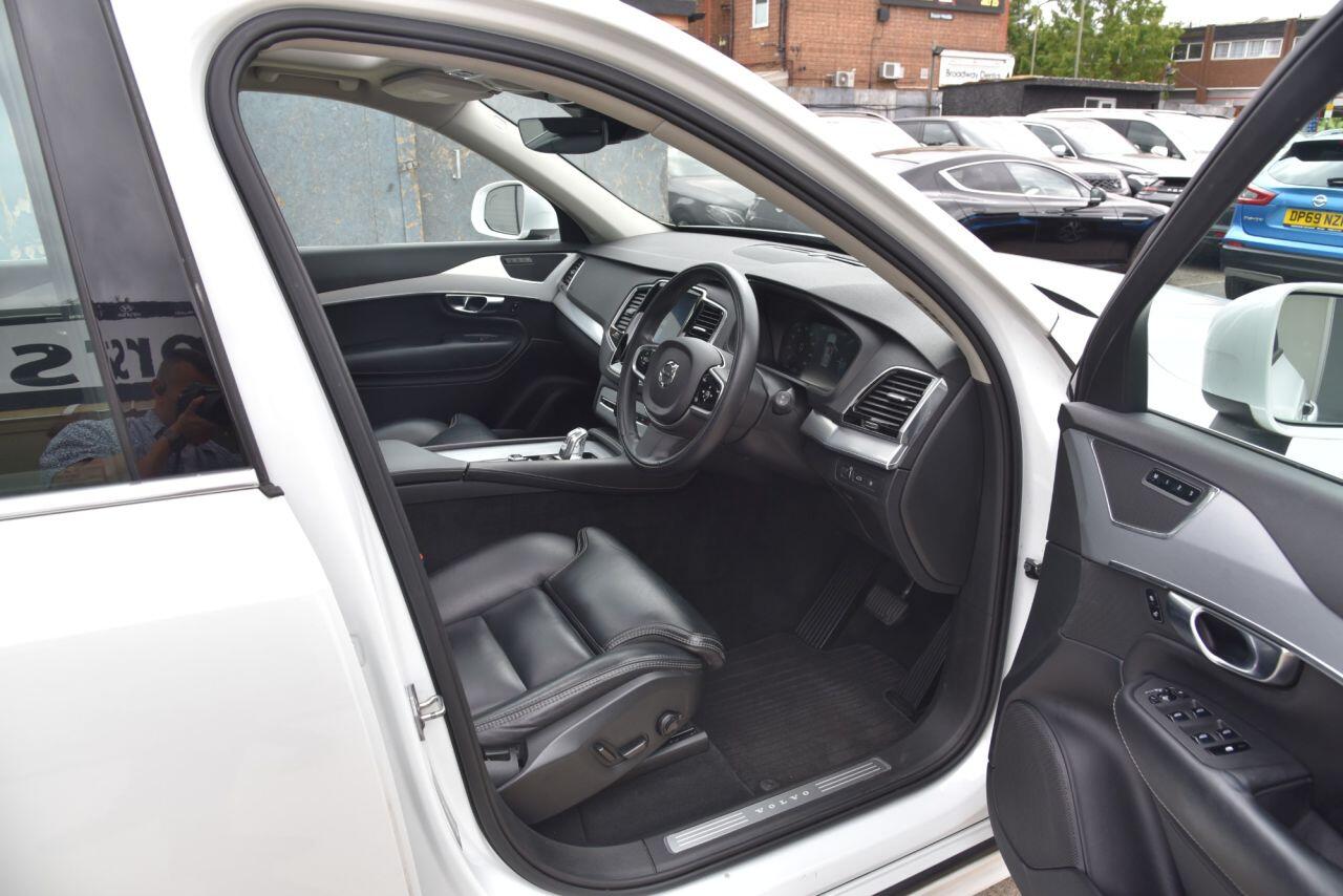 Volvo XC90 view 21