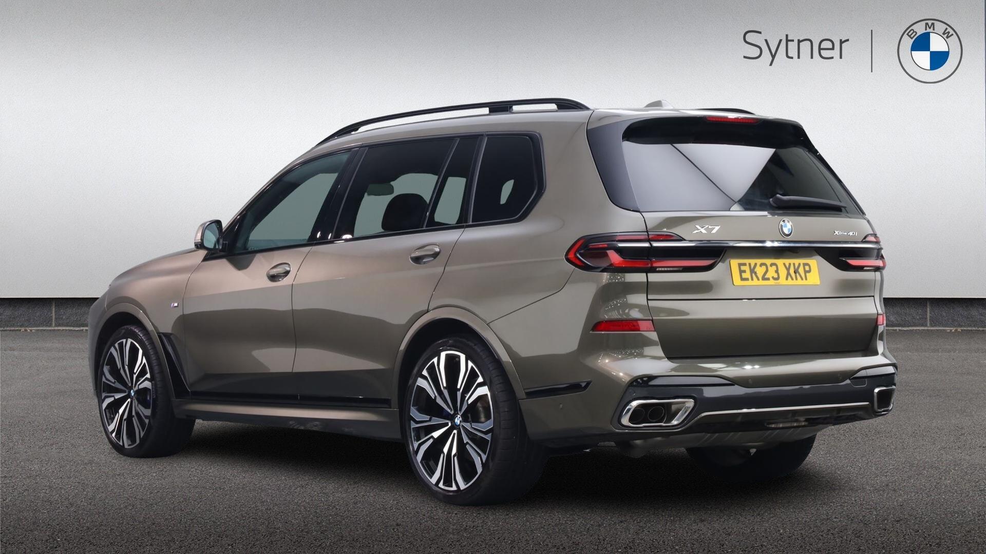 BMW X7 view 2