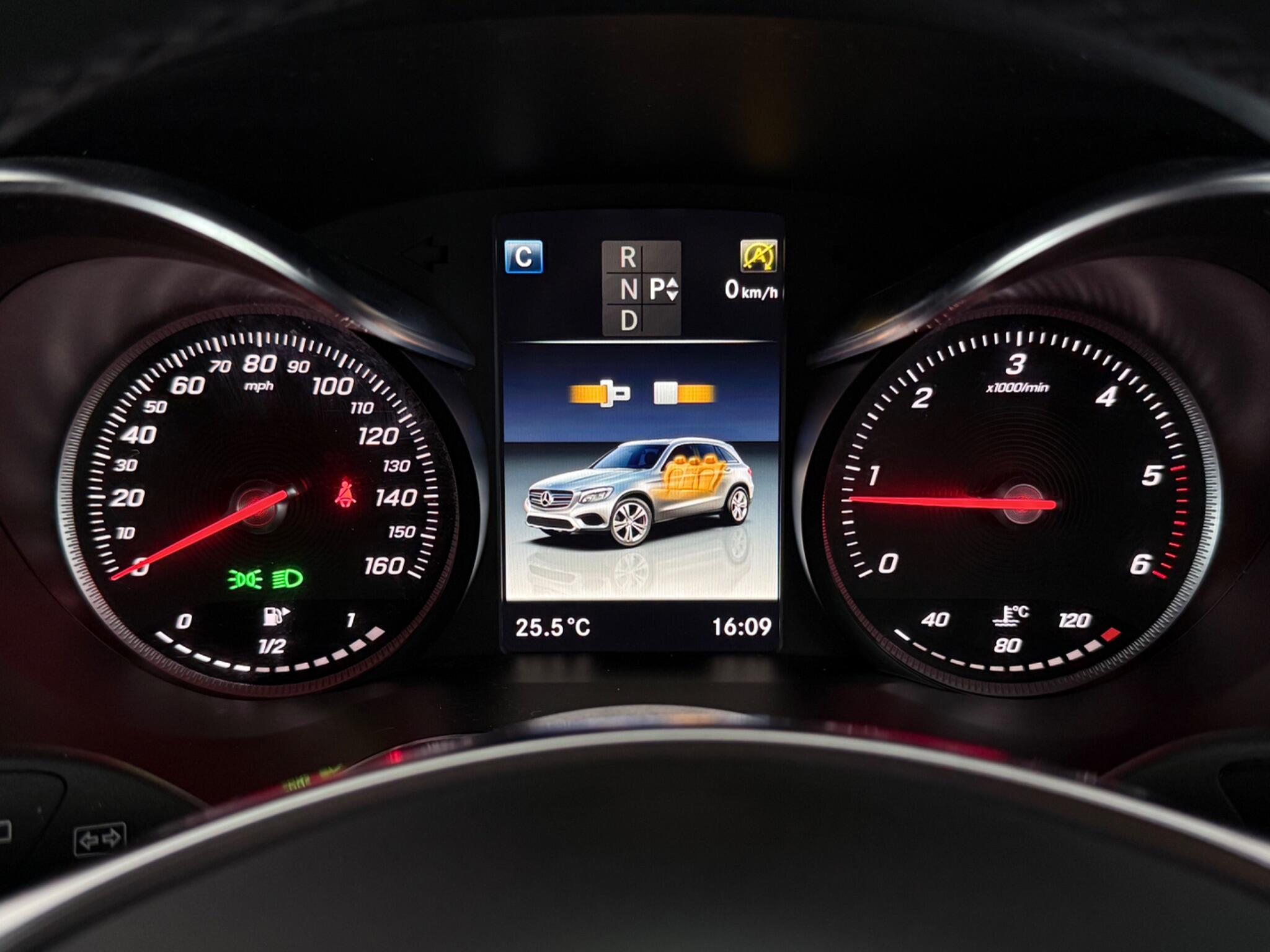 Mercedes-Benz GLC view 16