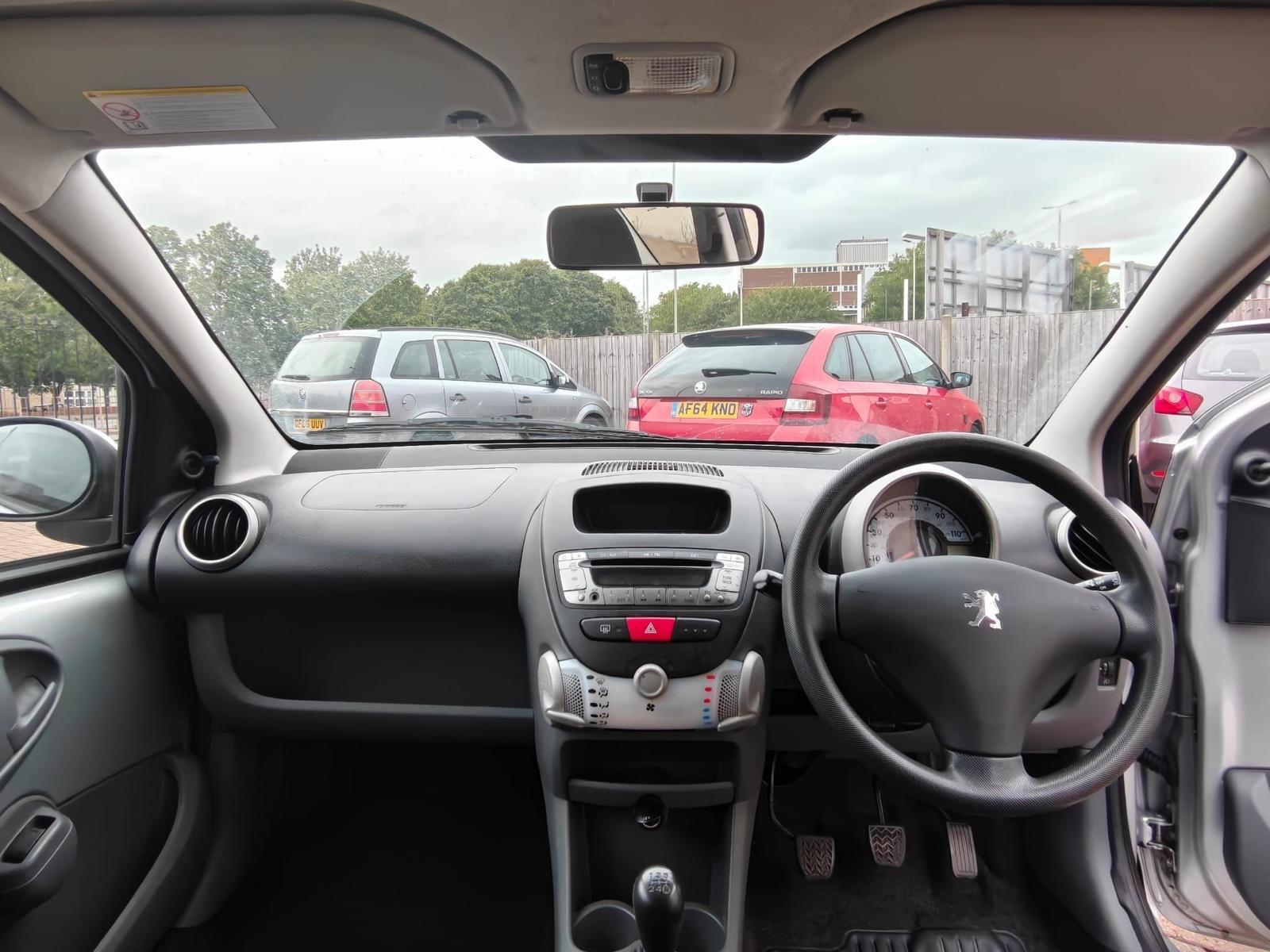 Peugeot 107 view 17