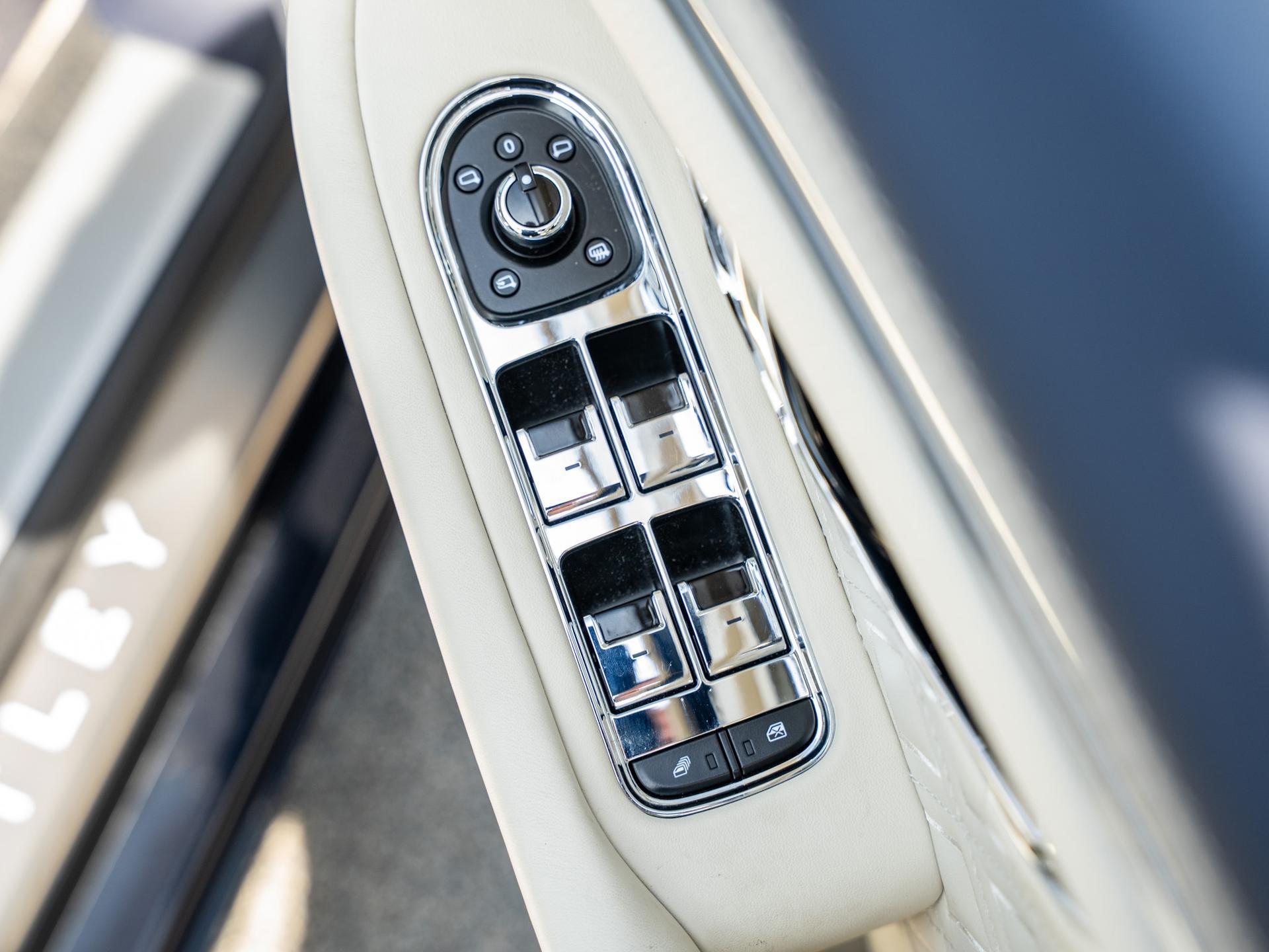 Bentley Continental view 30