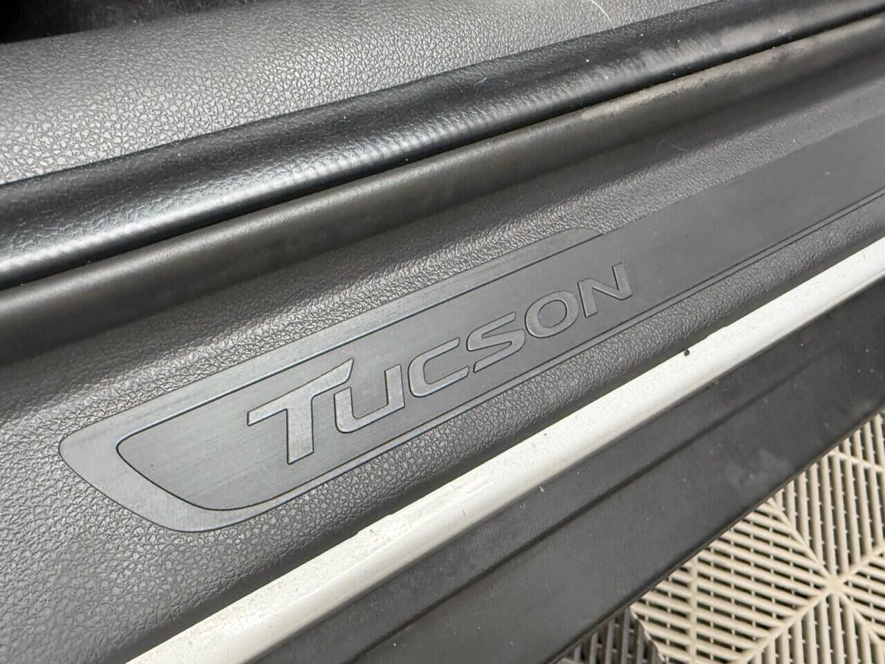 Hyundai Tucson view 16