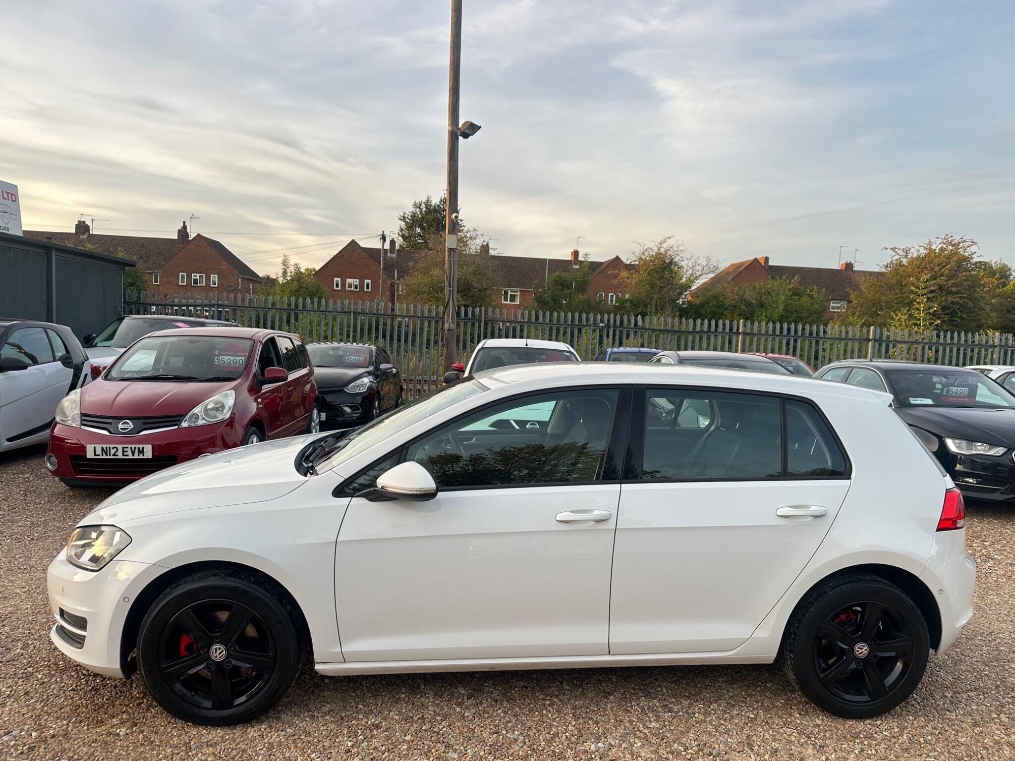 Volkswagen Golf view 13