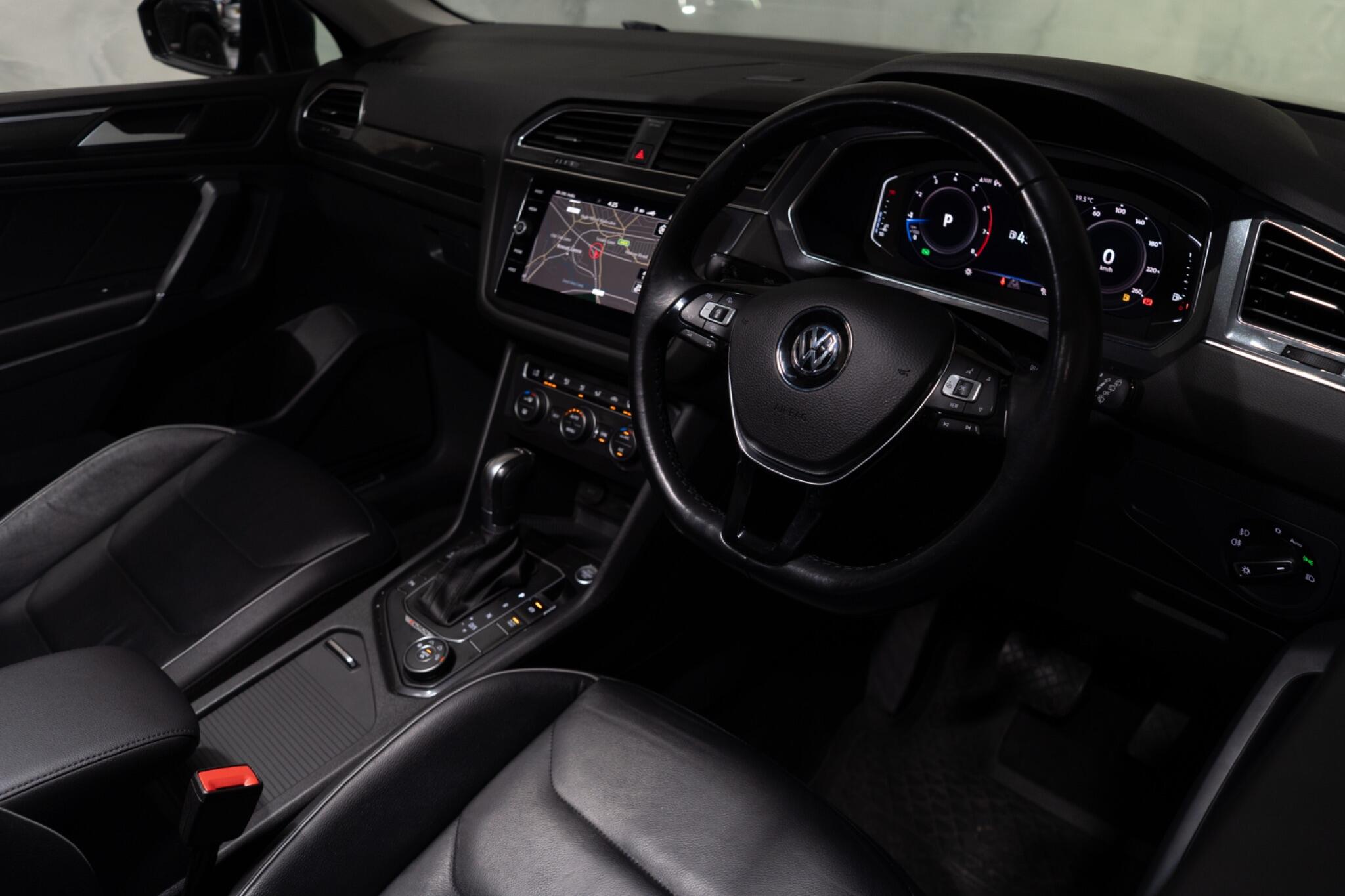 Volkswagen Tiguan Allspace view 17