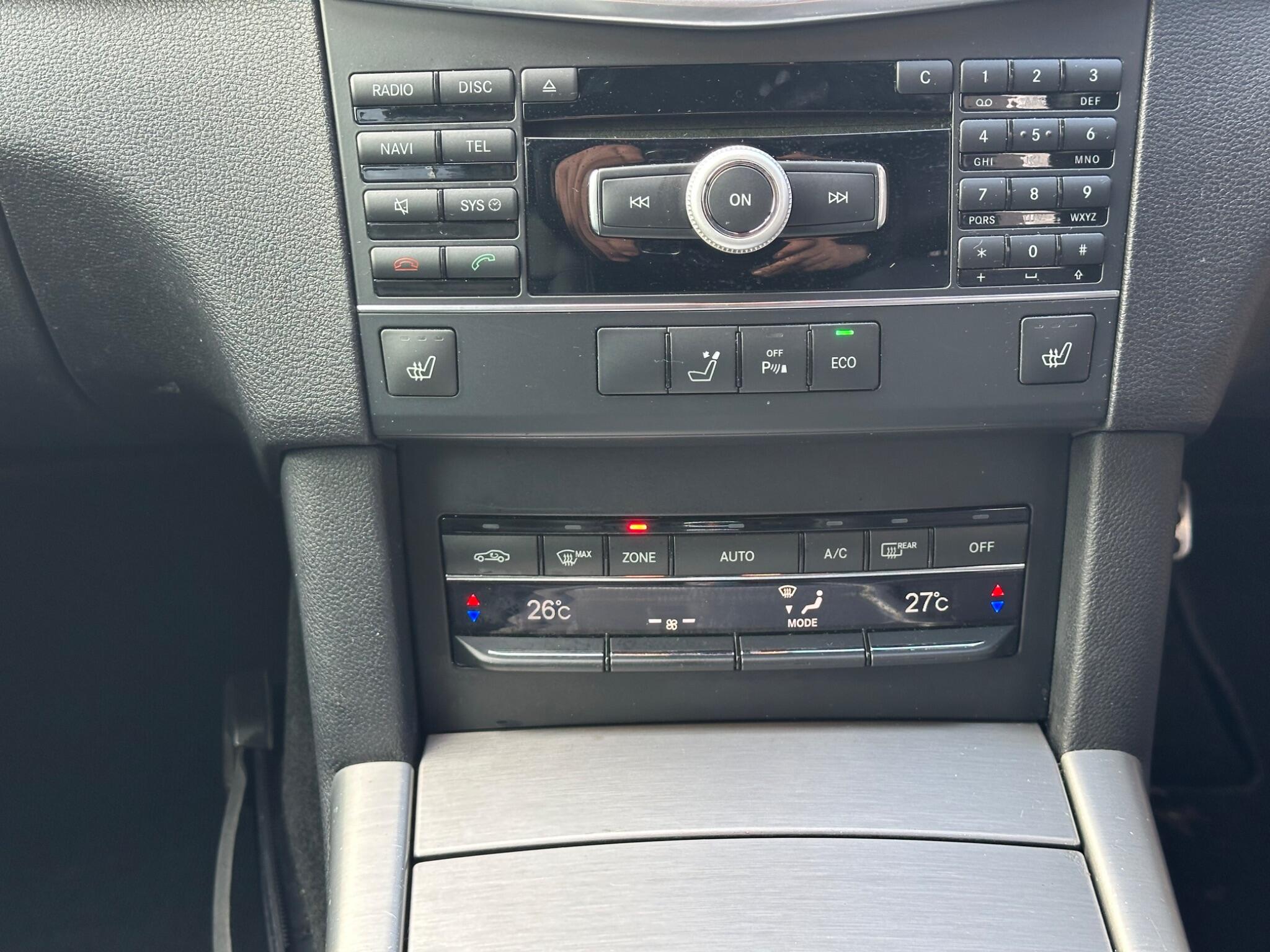 Mercedes-Benz E-Class view 32