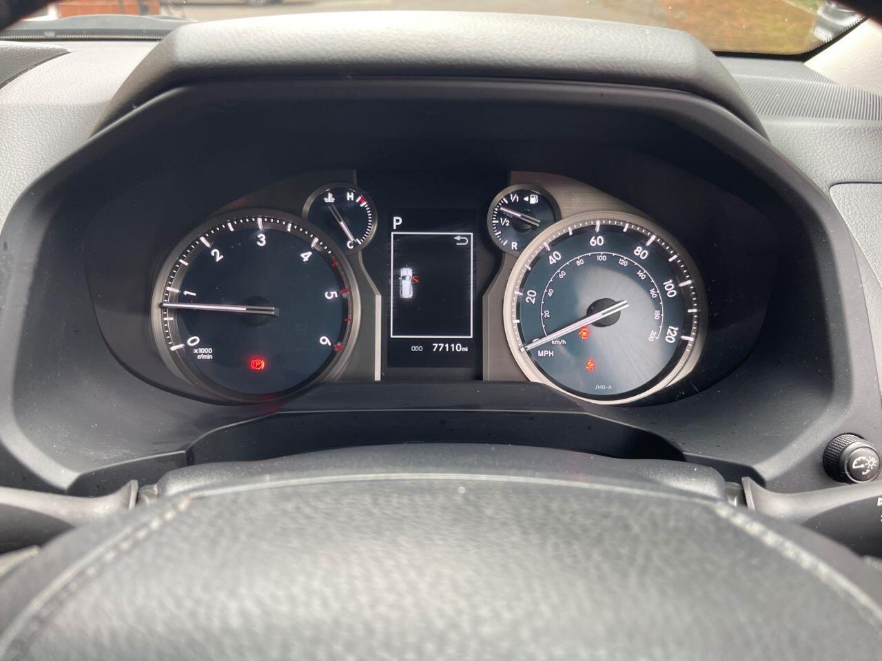 Toyota Land Cruiser view 14
