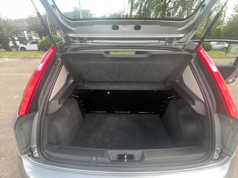 Fiat Grande Punto view 11