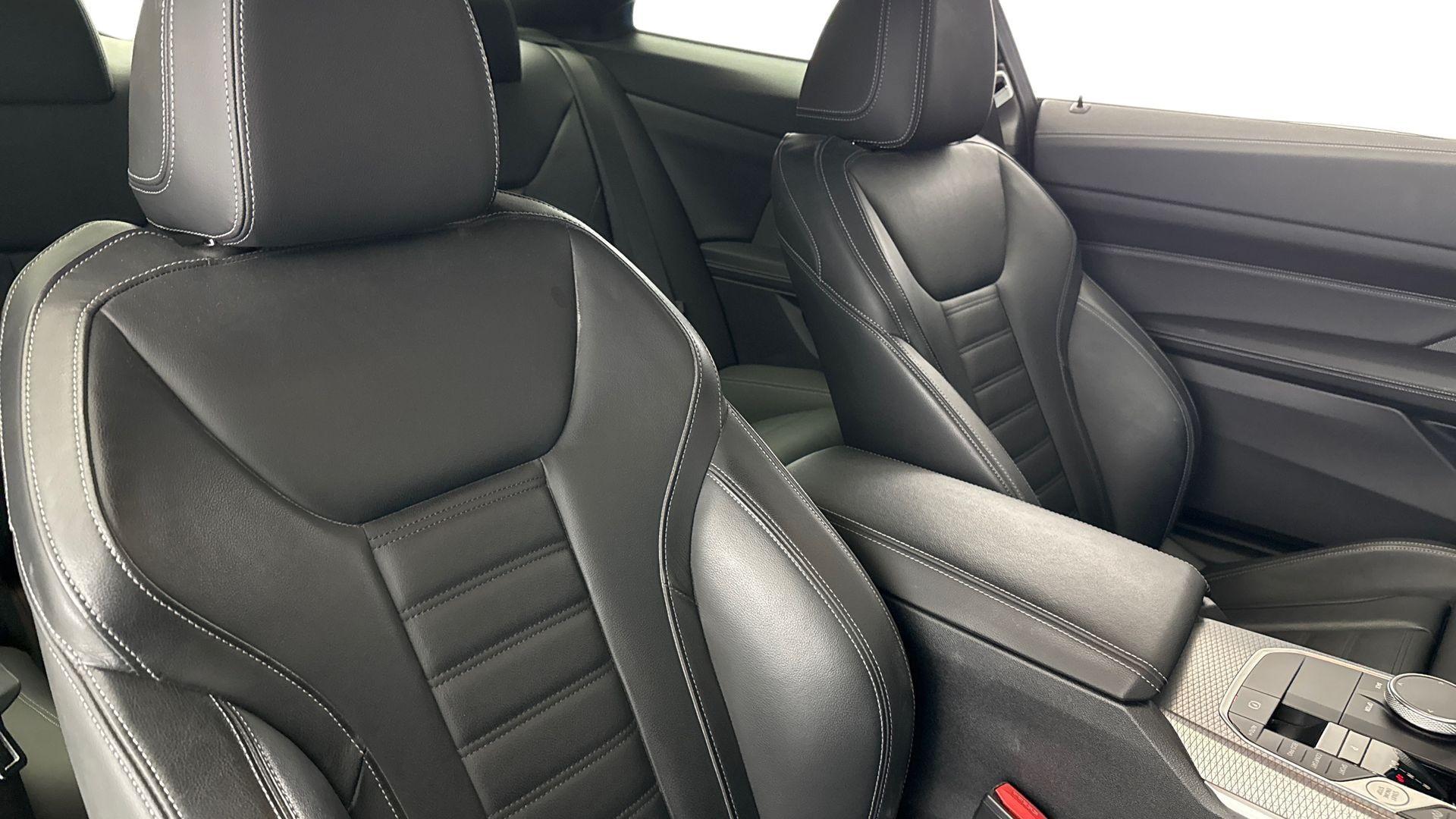 BMW 4 Series view 11