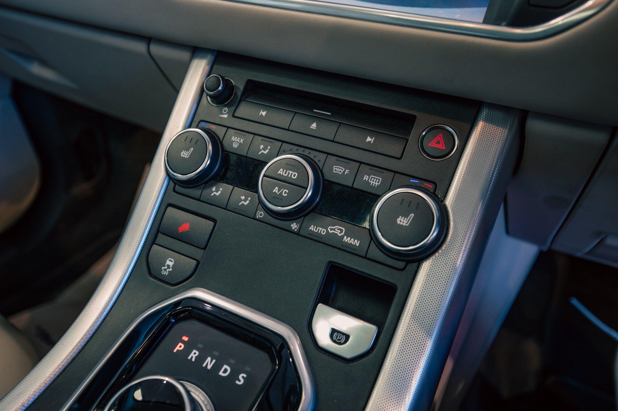 Land Rover Range Rover Evoque view 18
