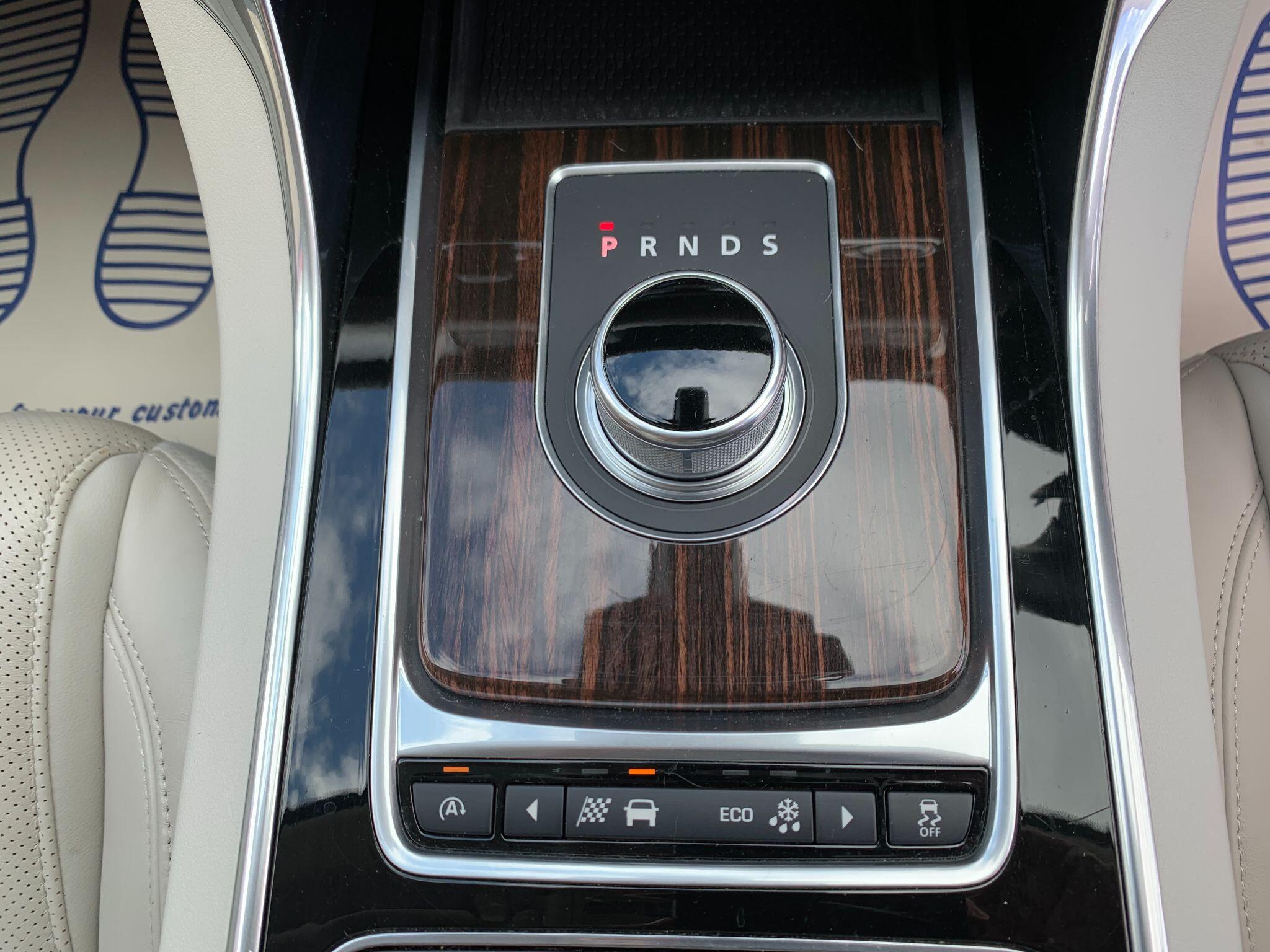 Jaguar XF view 39