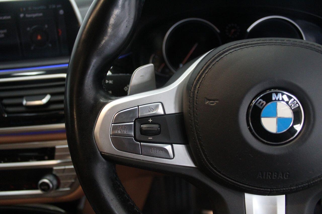BMW 7 Series view 52
