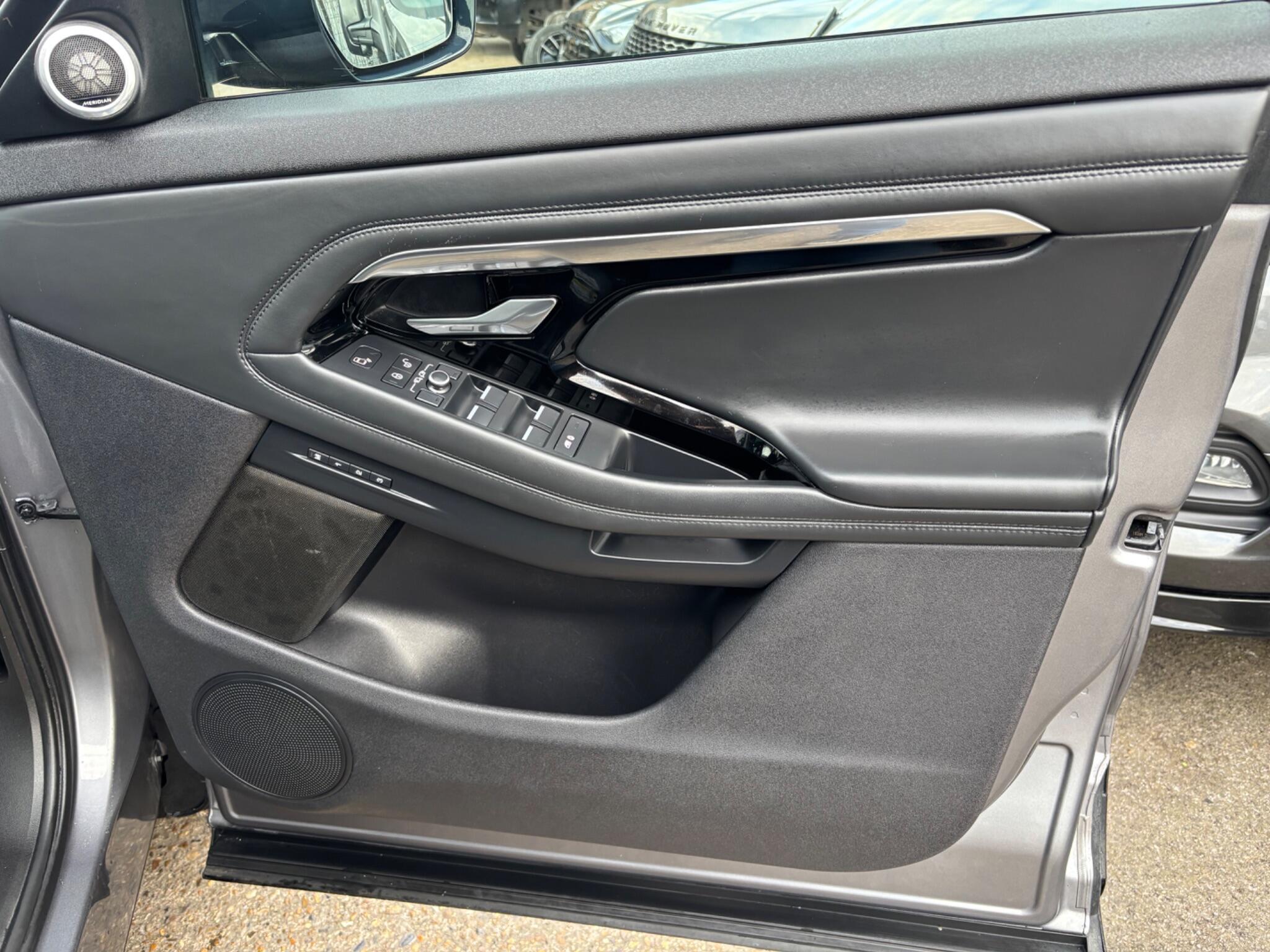 Land Rover Range Rover Evoque view 23