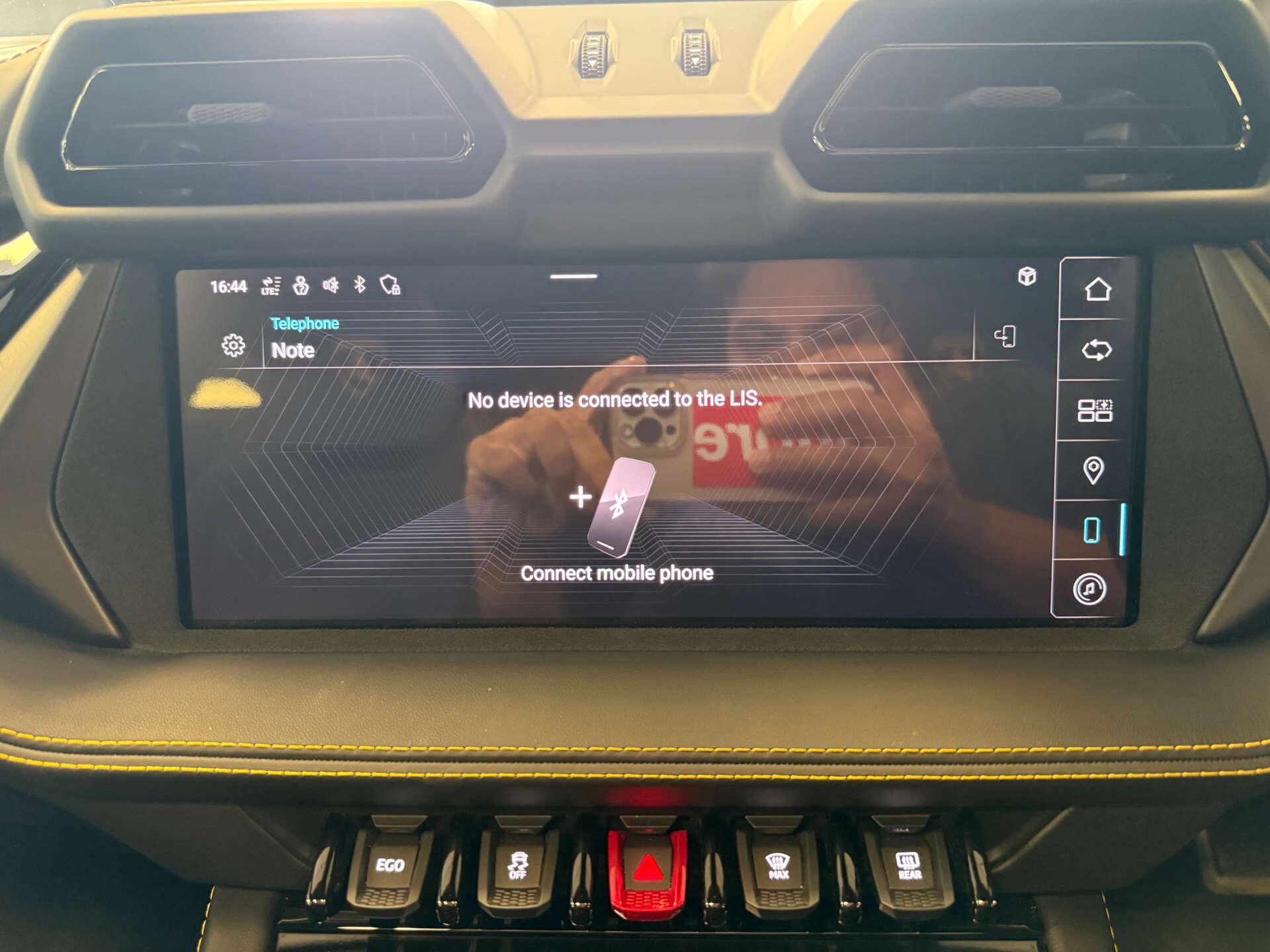 Lamborghini Urus view 19