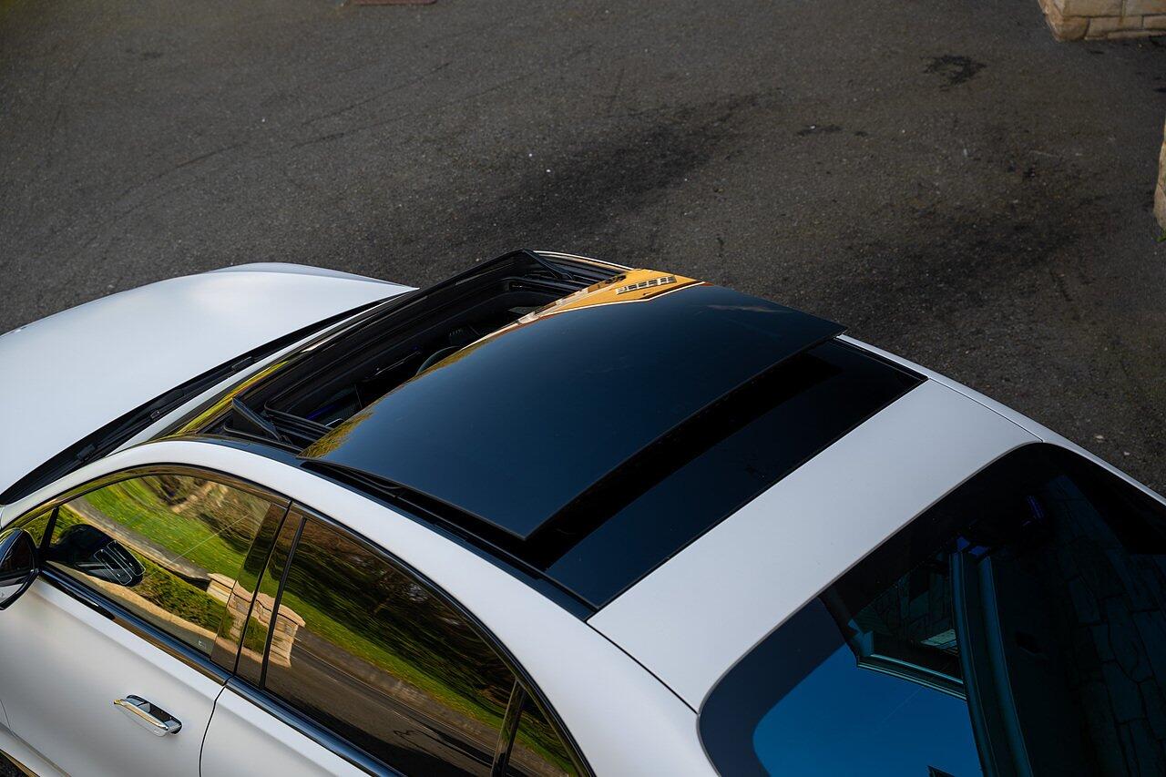 Mercedes-Benz S-Class view 38