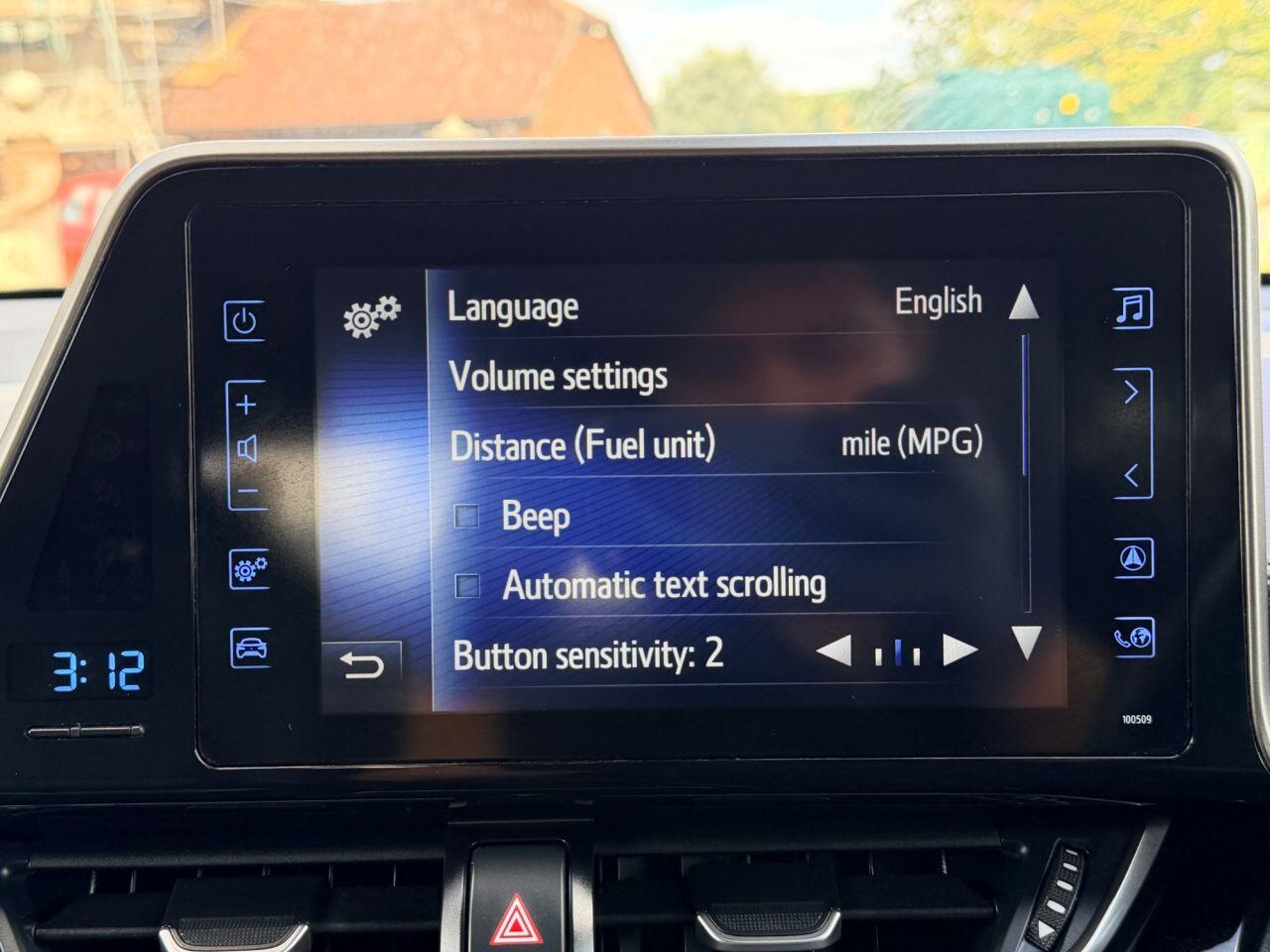 Toyota C-HR view 41
