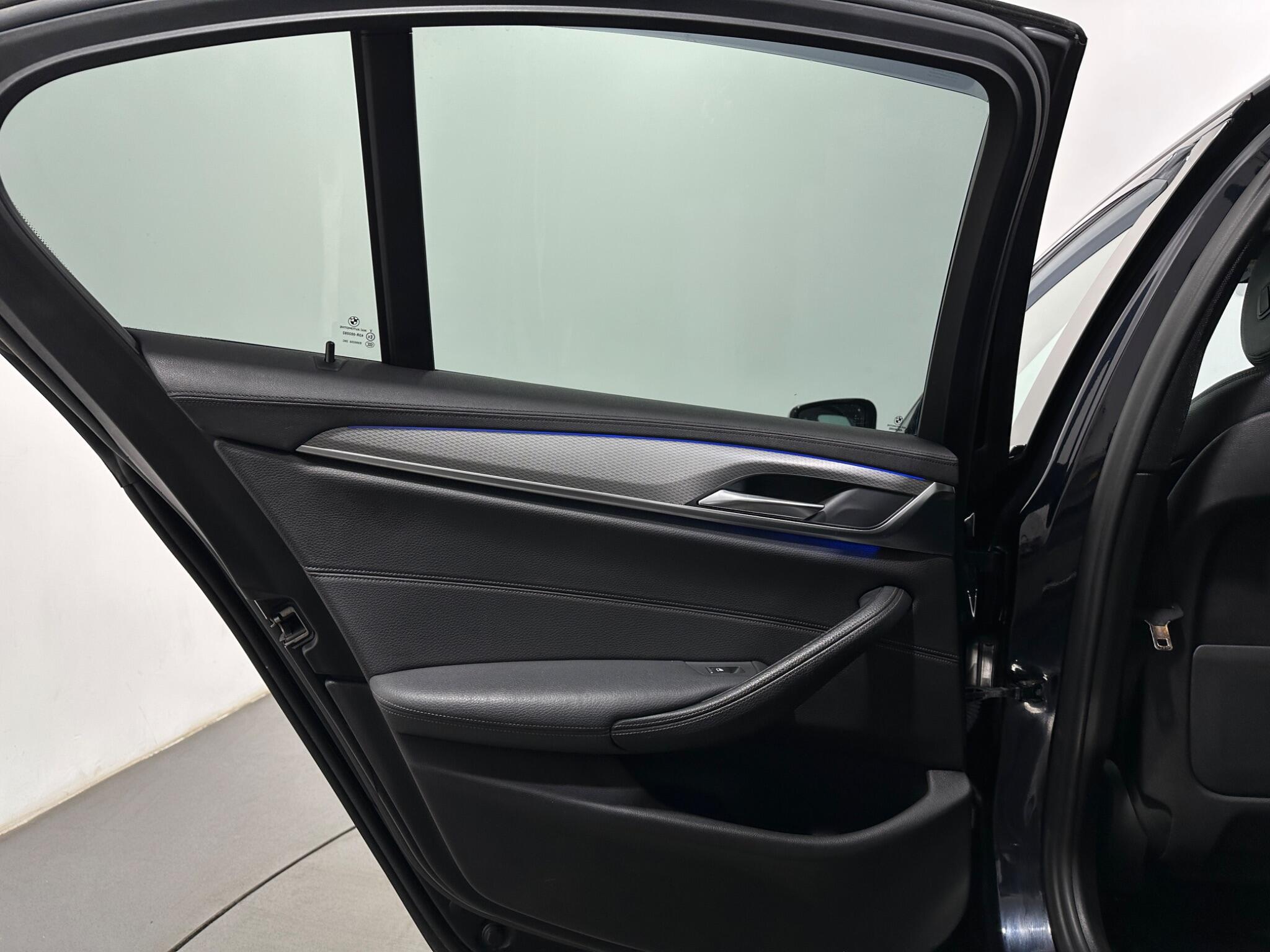 BMW 5 Series view 40