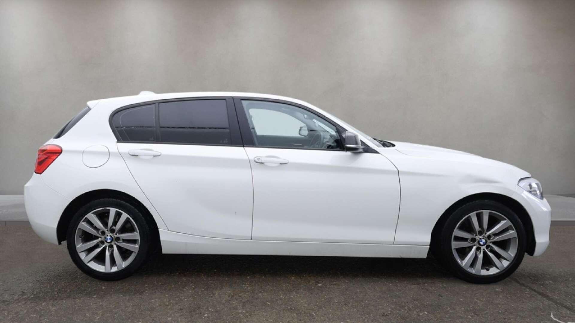 BMW 1 Series view 10
